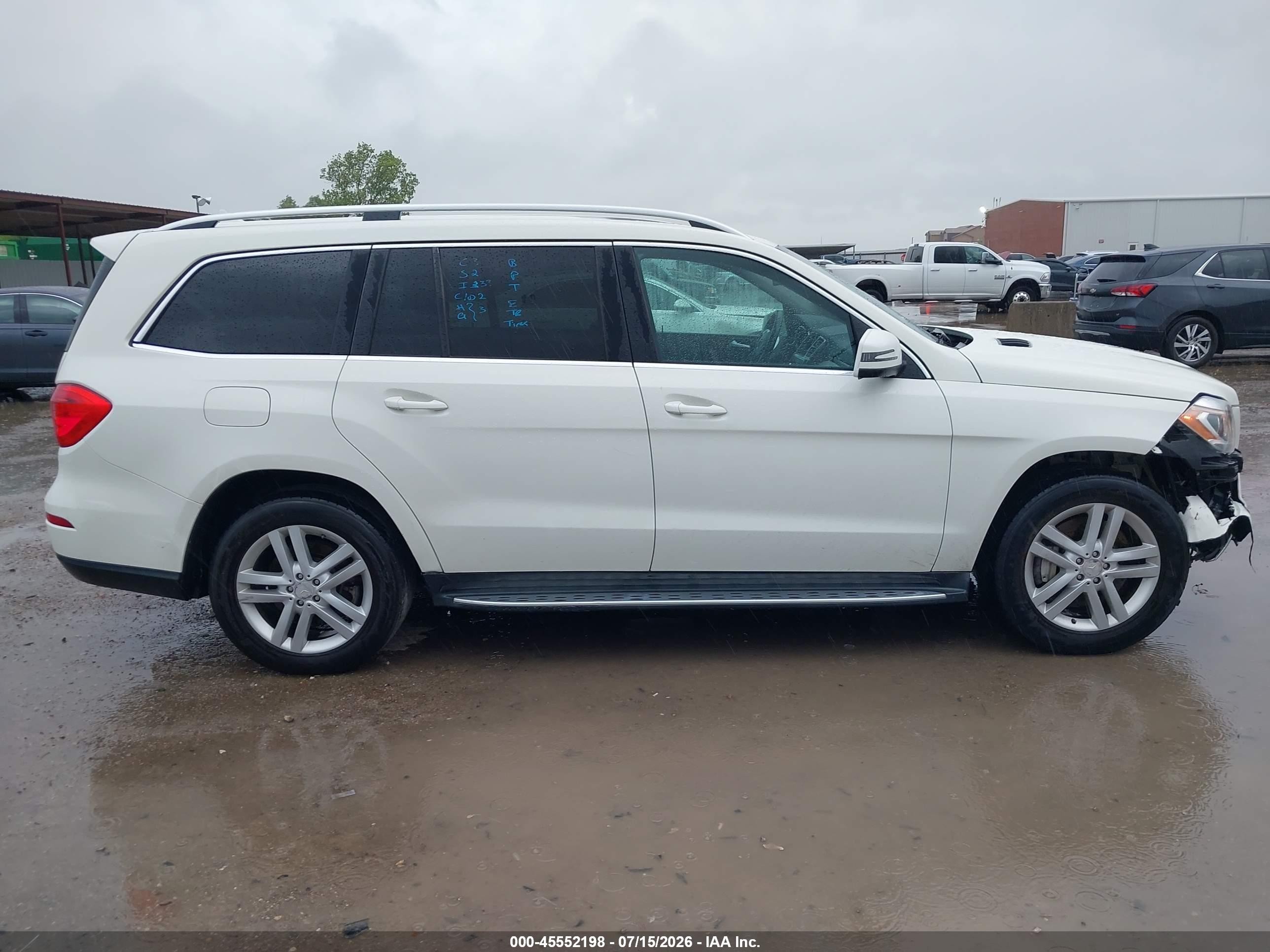 2013 Mercedes-benz Gl 450 4matic White vin: 4JGDF7CE8DA225682
