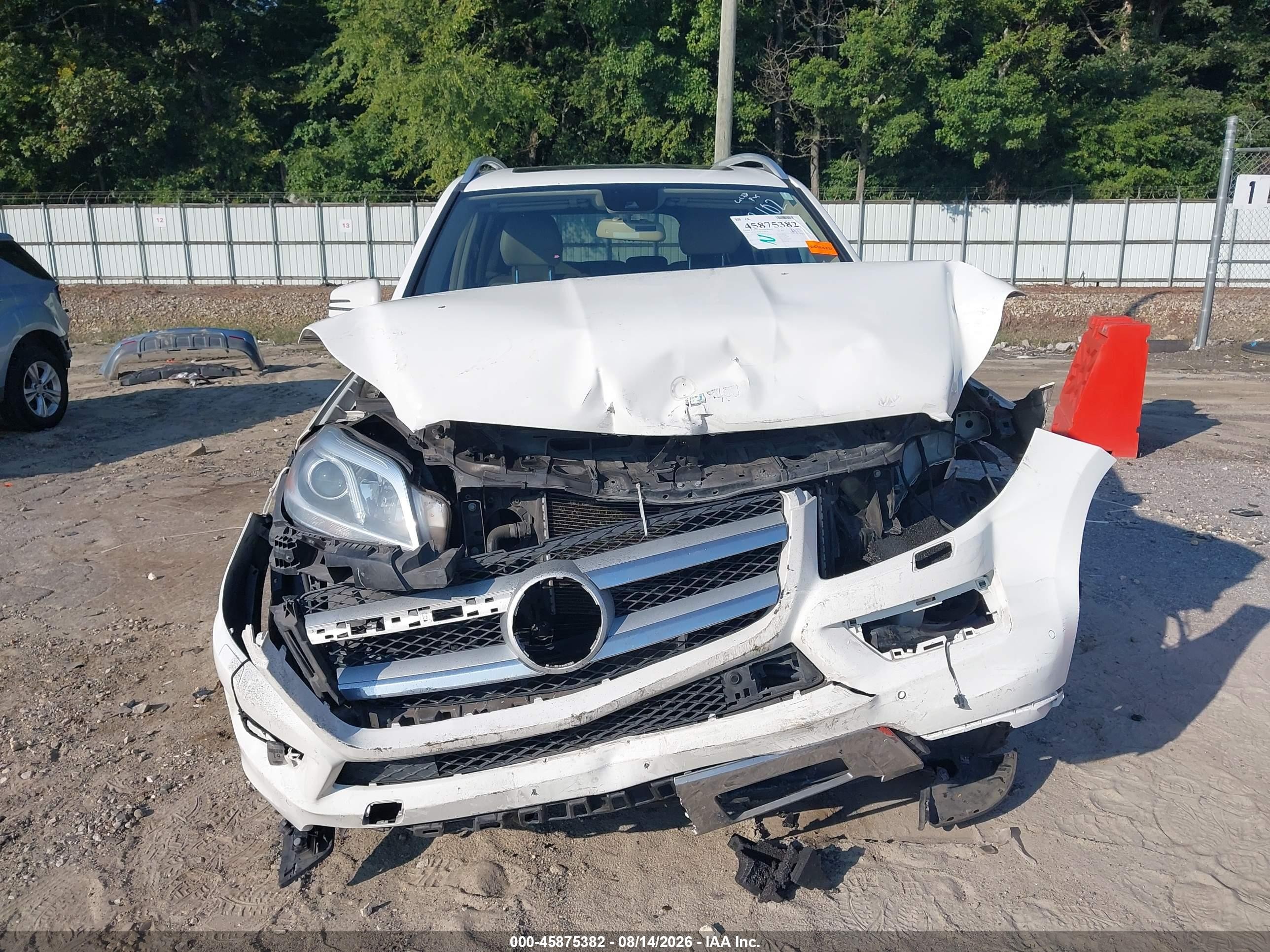 2014 Mercedes-benz Gl 450 4matic White vin: 4JGDF7CE8EA298102