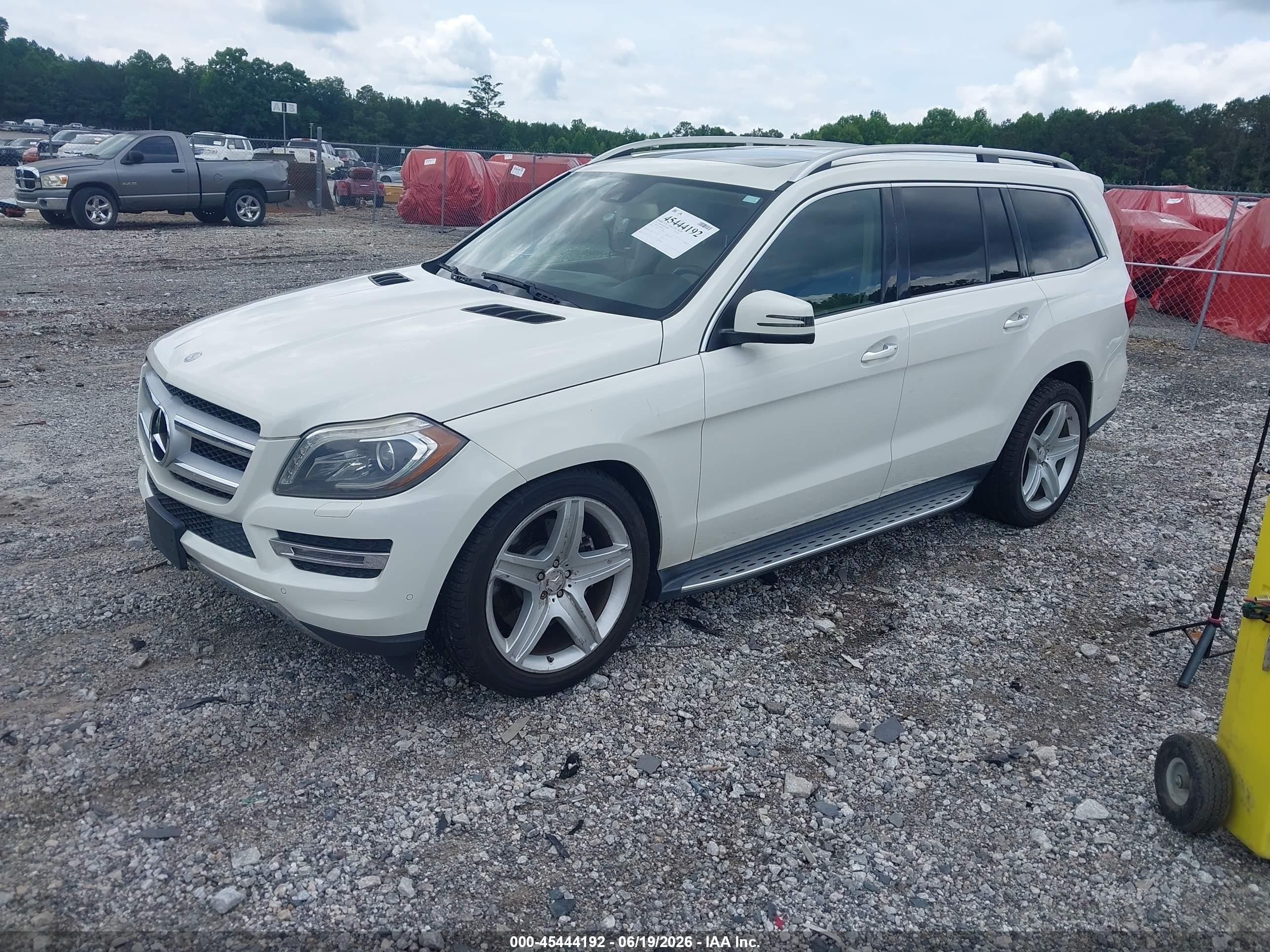 2013 Mercedes-benz Gl 450 4matic White vin: 4JGDF7CE9DA201178