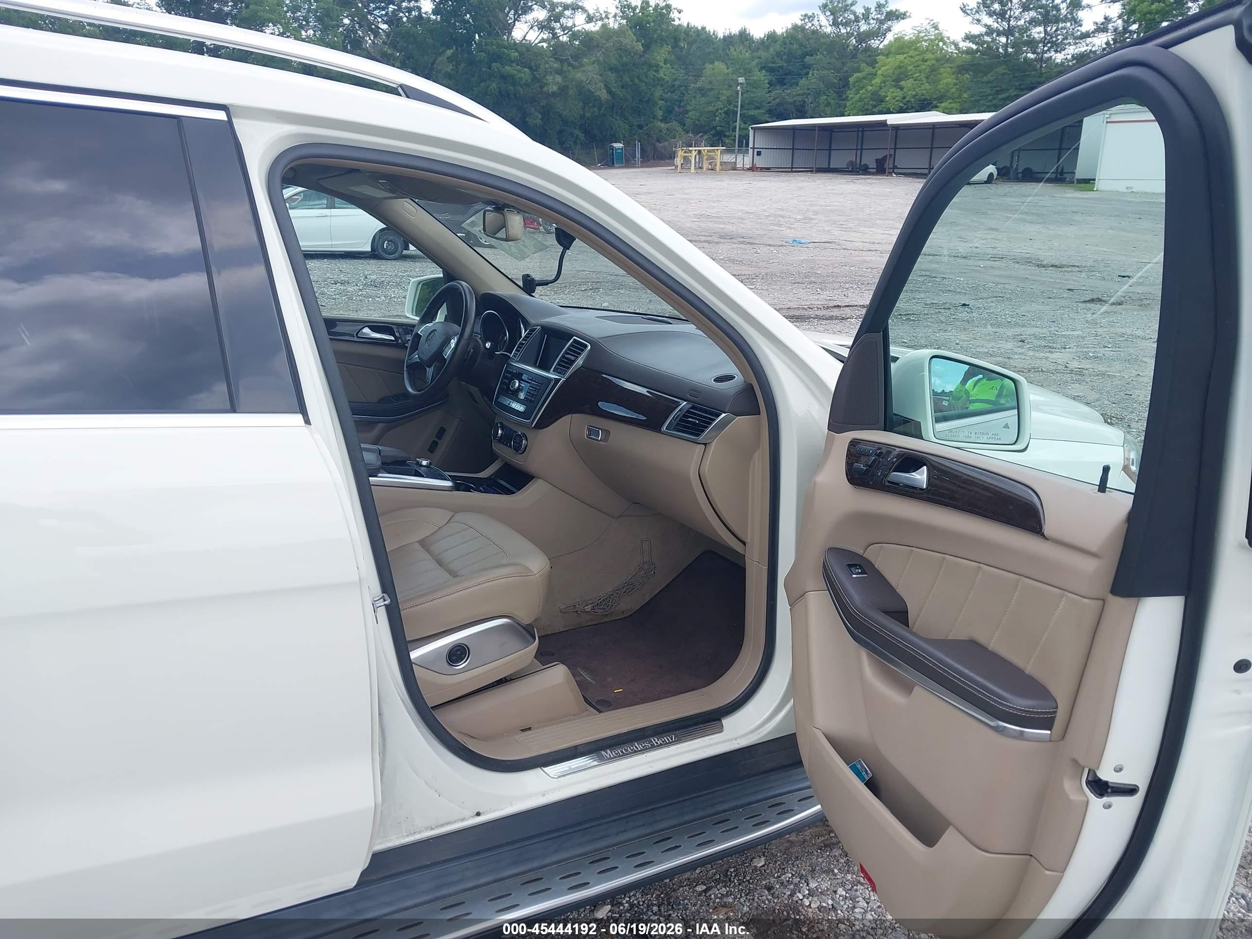 2013 Mercedes-benz Gl 450 4matic White vin: 4JGDF7CE9DA201178