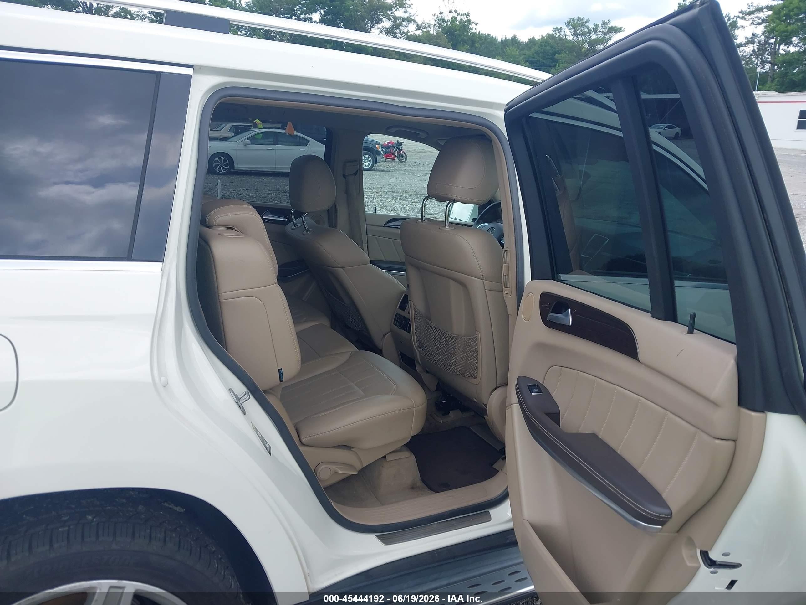 2013 Mercedes-benz Gl 450 4matic White vin: 4JGDF7CE9DA201178