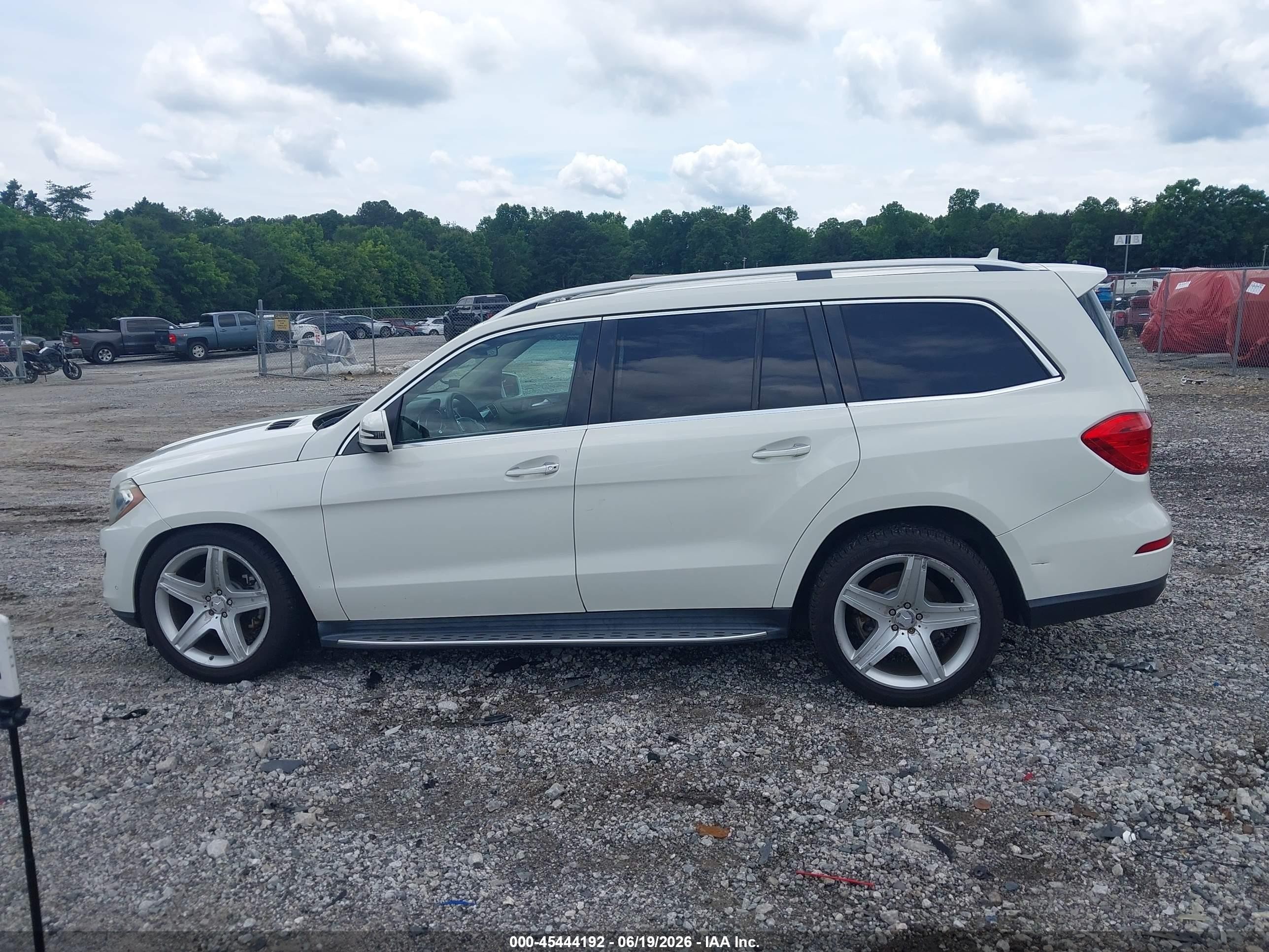 2013 Mercedes-benz Gl 450 4matic White vin: 4JGDF7CE9DA201178