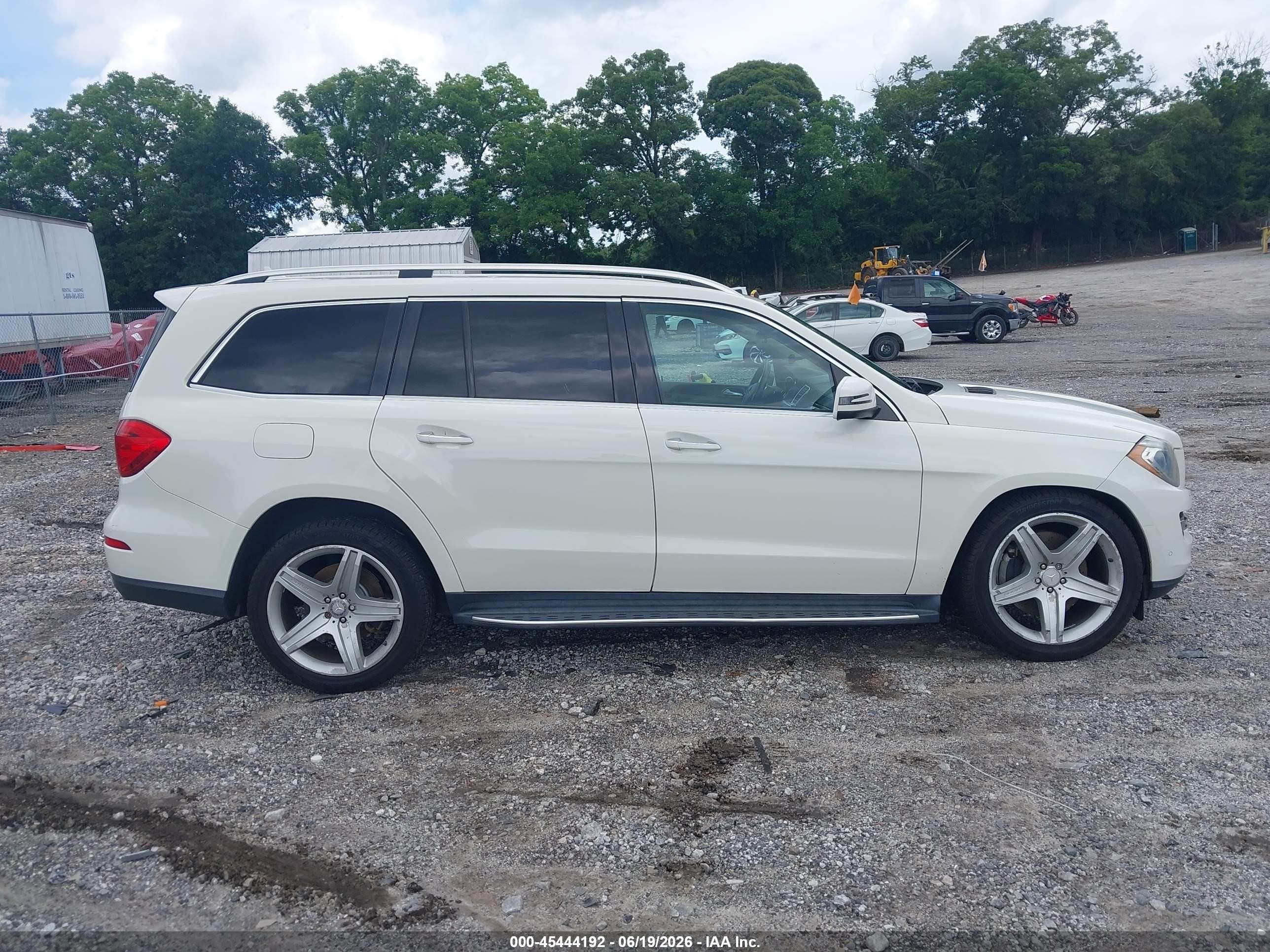 2013 Mercedes-benz Gl 450 4matic White vin: 4JGDF7CE9DA201178