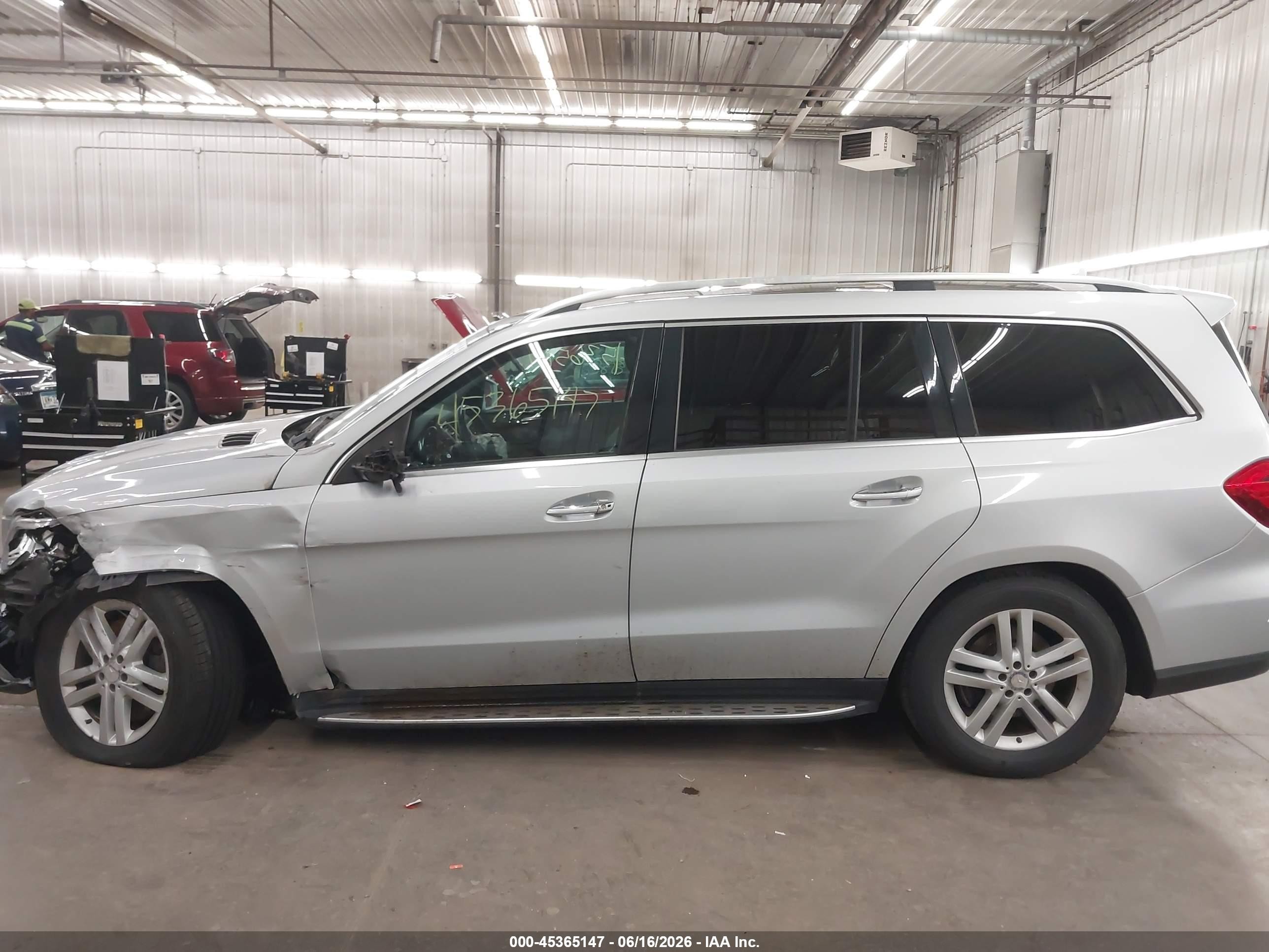 2013 Mercedes-benz Gl 450 4matic Silver vin: 4JGDF7CE9DA256424