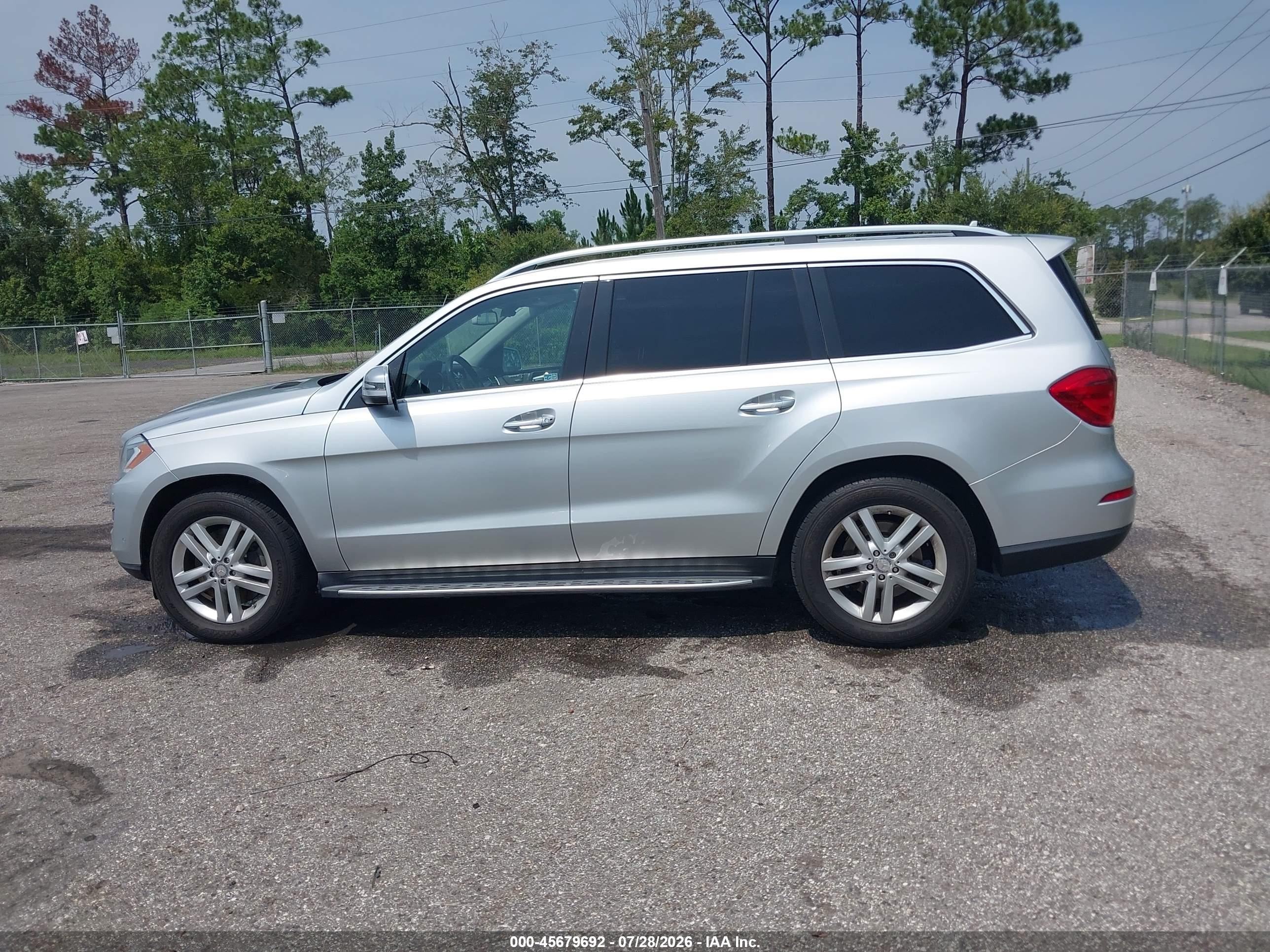2013 Mercedes-benz Gl 450 4matic Серебряный vin: 4JGDF7CEXDA247070