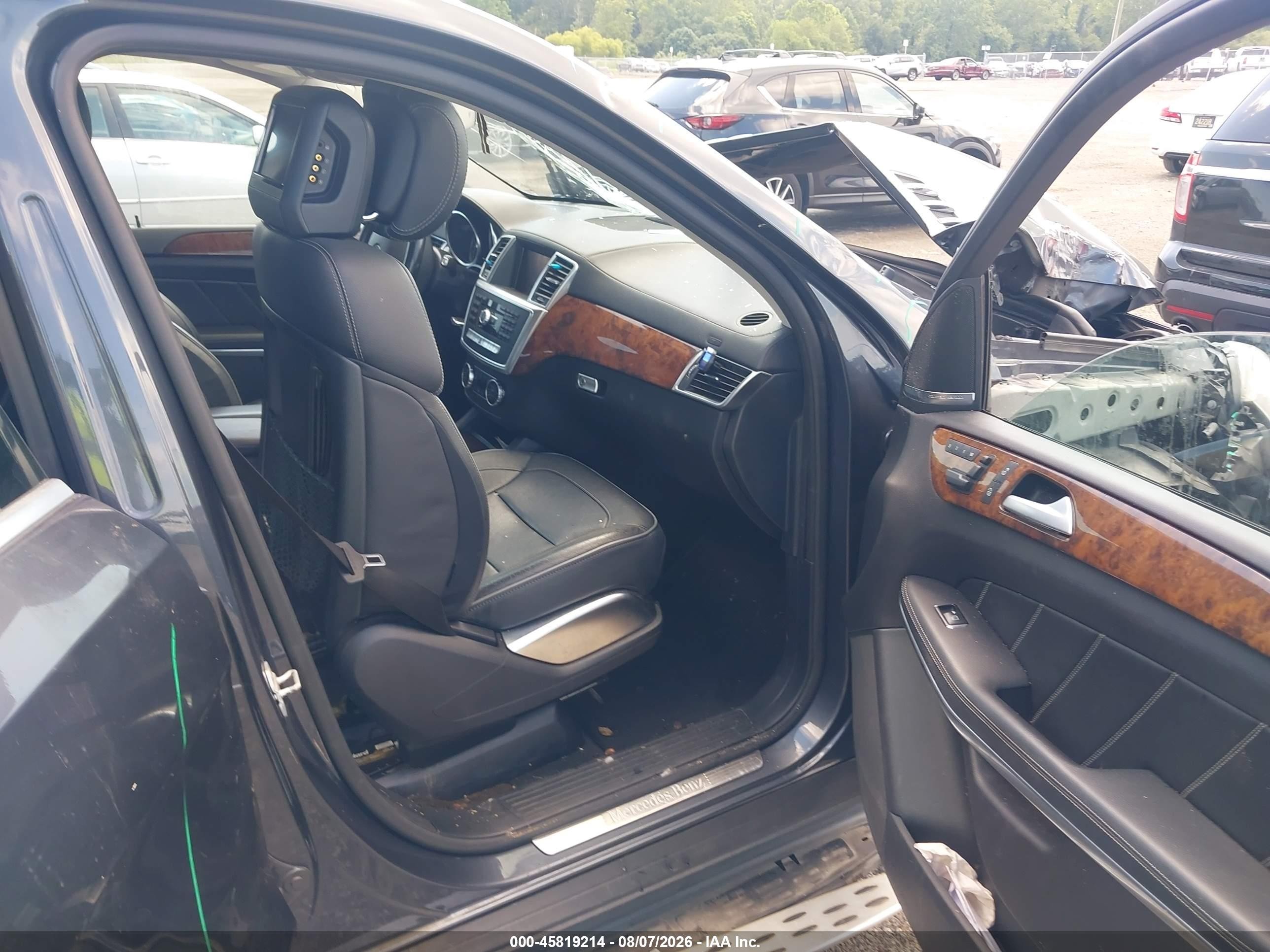 2014 Mercedes-benz Gl 550 4matic Серый vin: 4JGDF7DE0EA283107