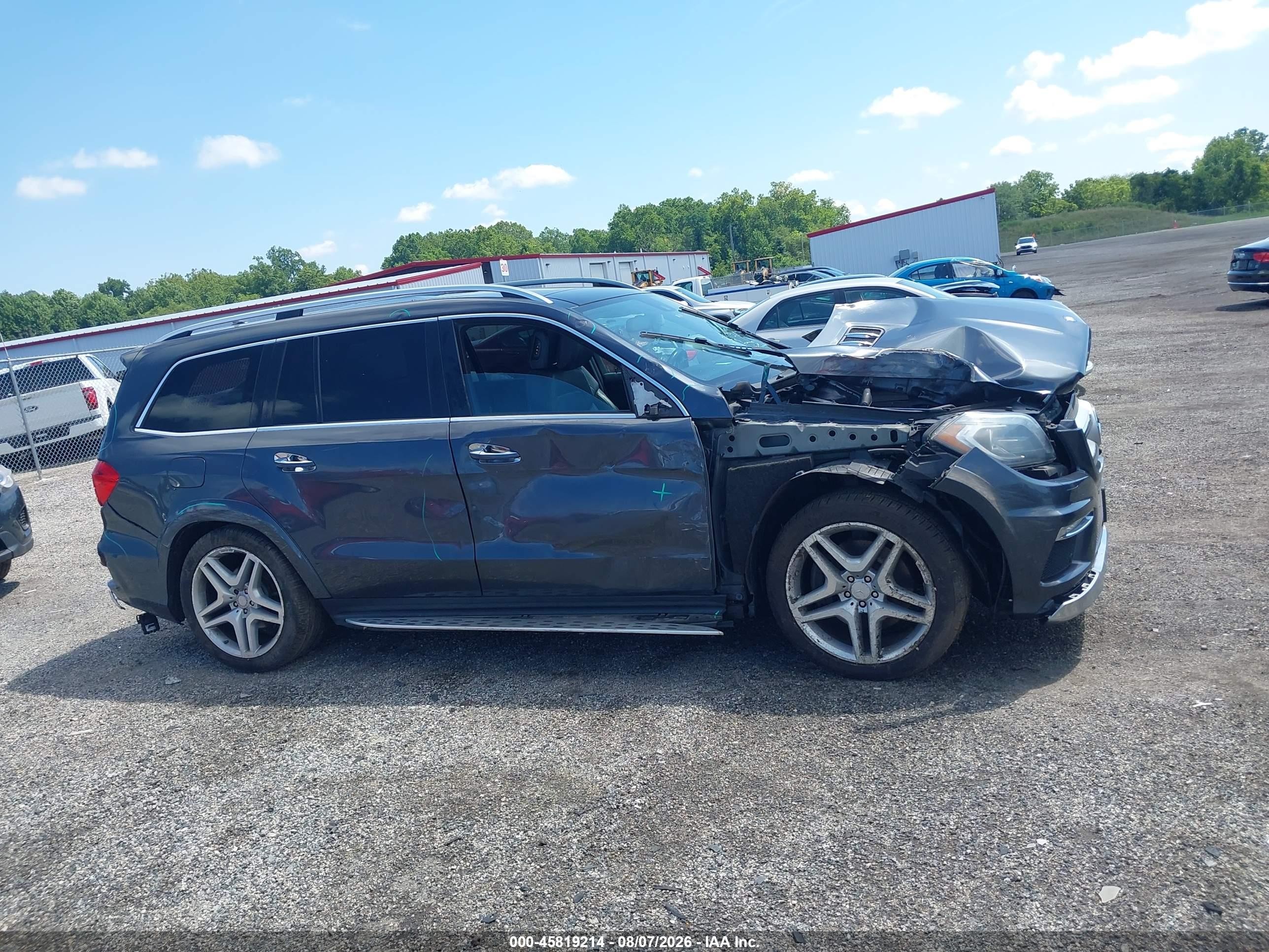 2014 Mercedes-benz Gl 550 4matic Серый vin: 4JGDF7DE0EA283107