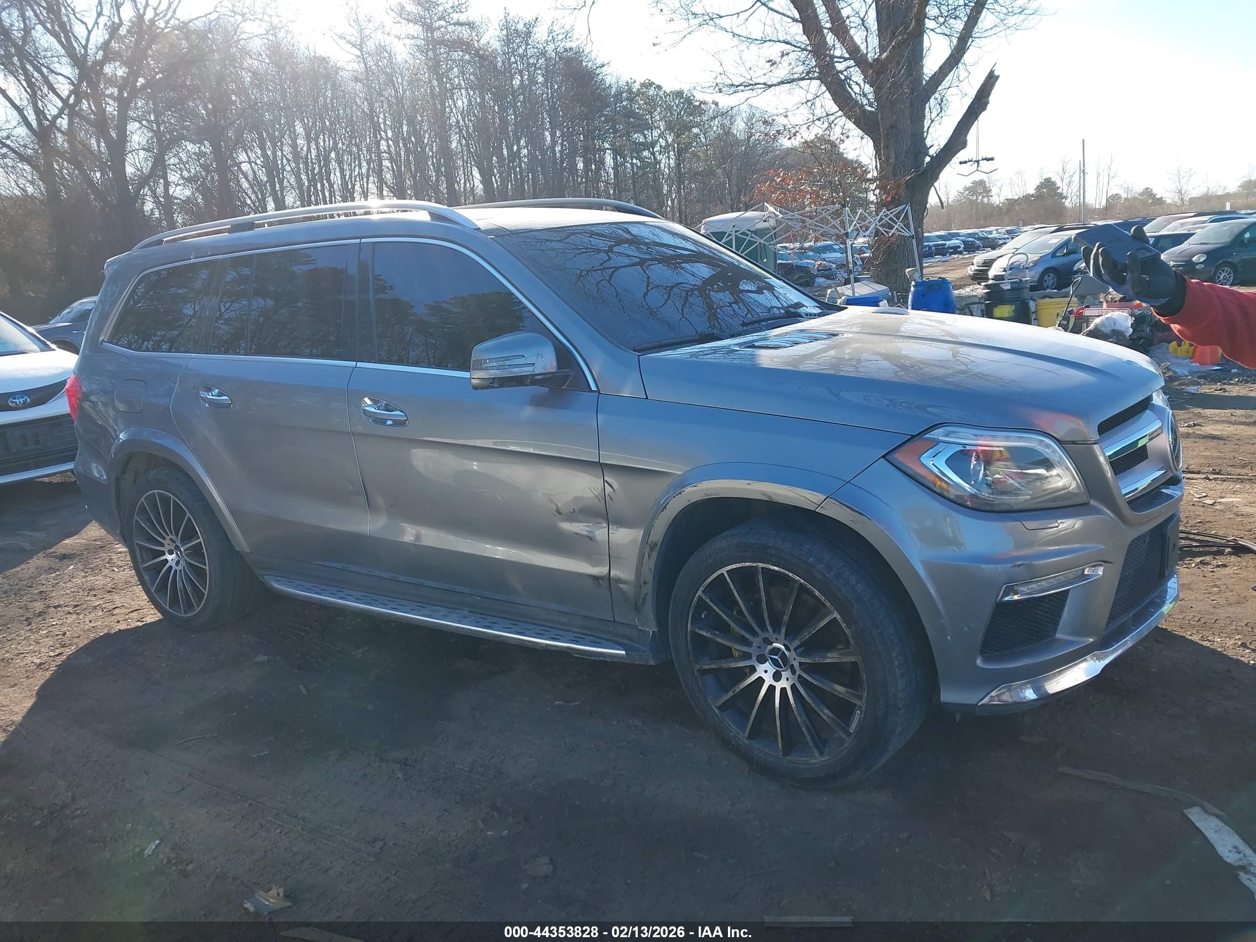 2015 Mercedes-benz Gl 550 4matic Silver vin: 4JGDF7DE0FA564812