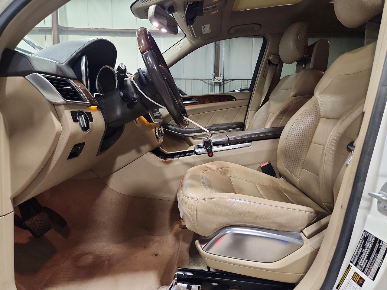 2015 Mercedes-benz Gl 550 4matic White vin: 4JGDF7DE1FA465089