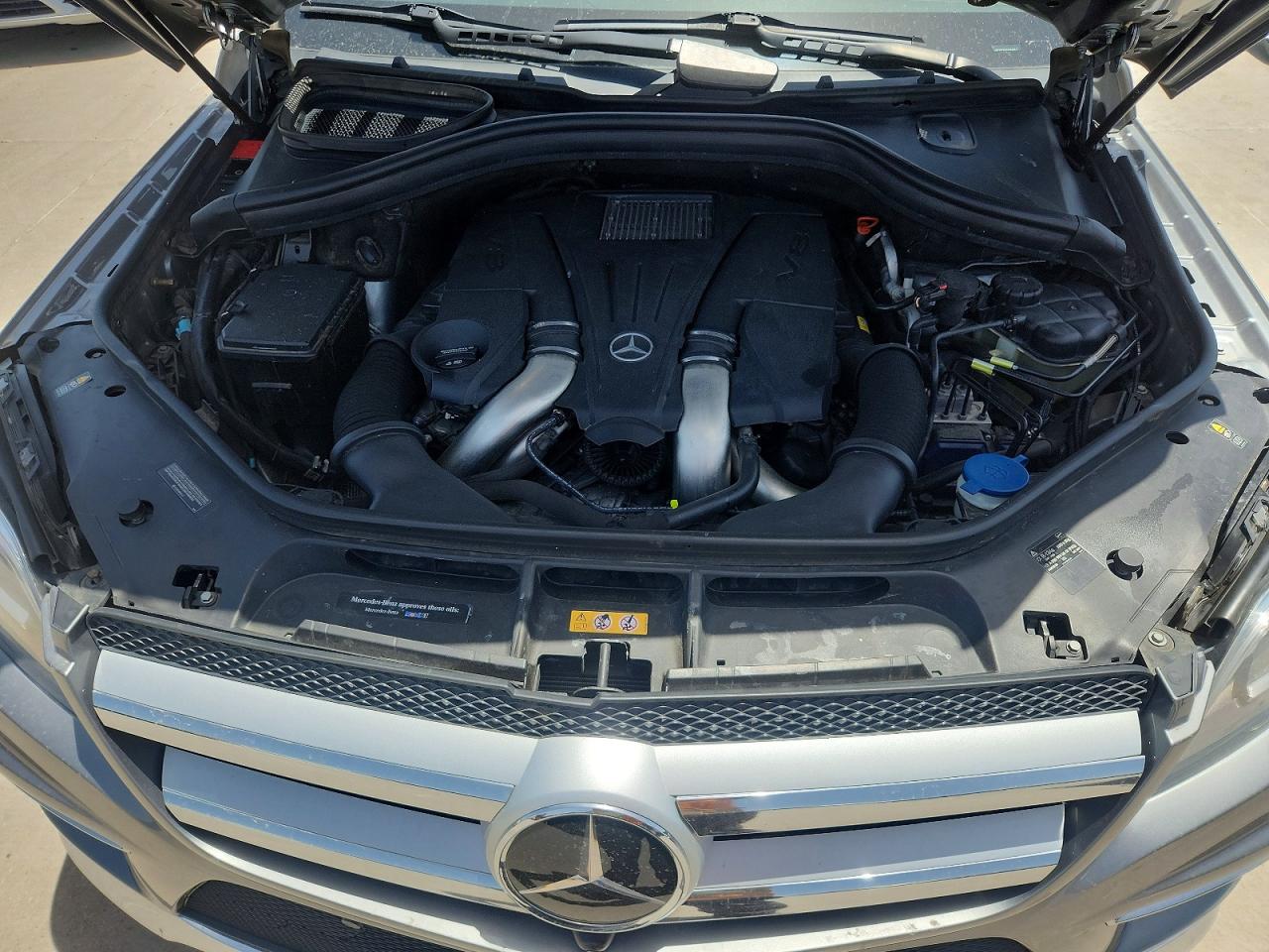 2015 Mercedes-benz Gl 550 4matic Silver vin: 4JGDF7DE1FA593056