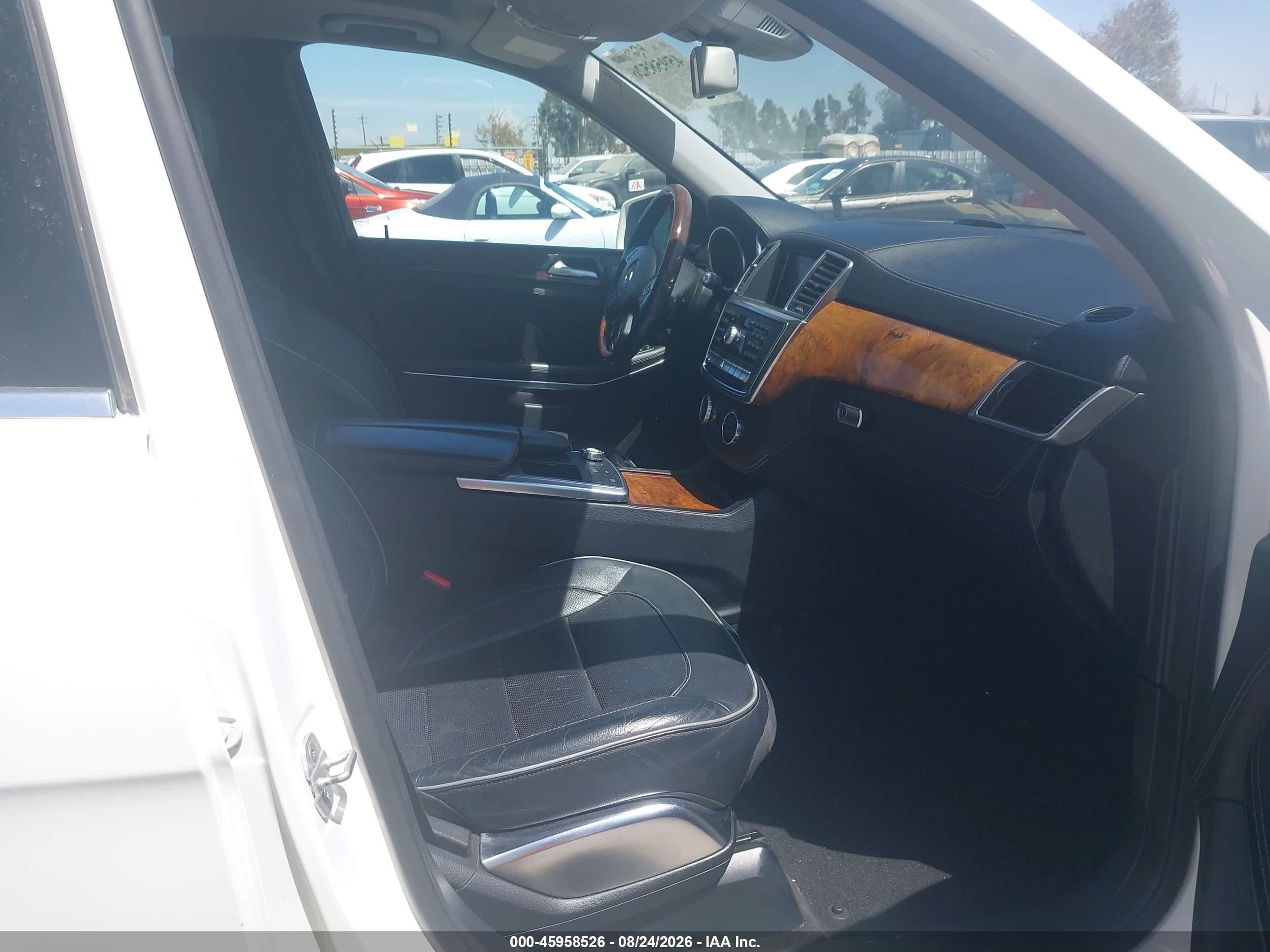 2013 Mercedes-benz Gl 550 4matic White vin: 4JGDF7DE2DA165901
