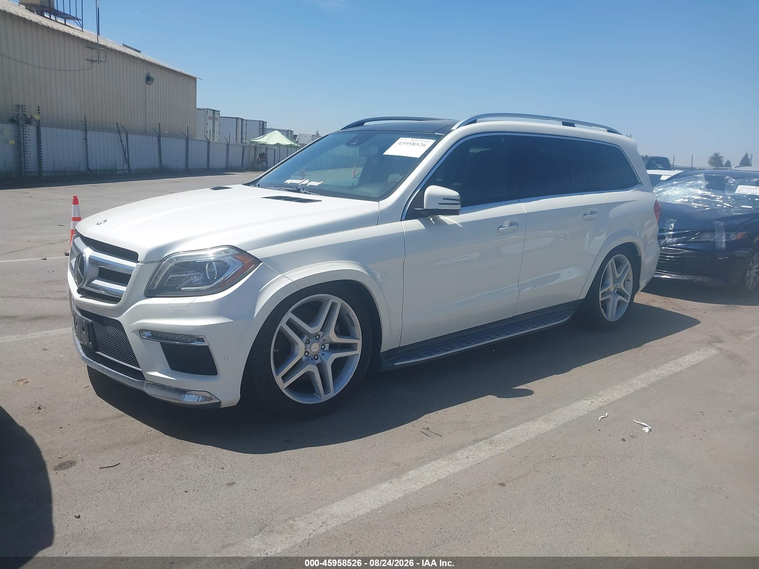 2013 Mercedes-benz Gl 550 4matic White vin: 4JGDF7DE2DA165901