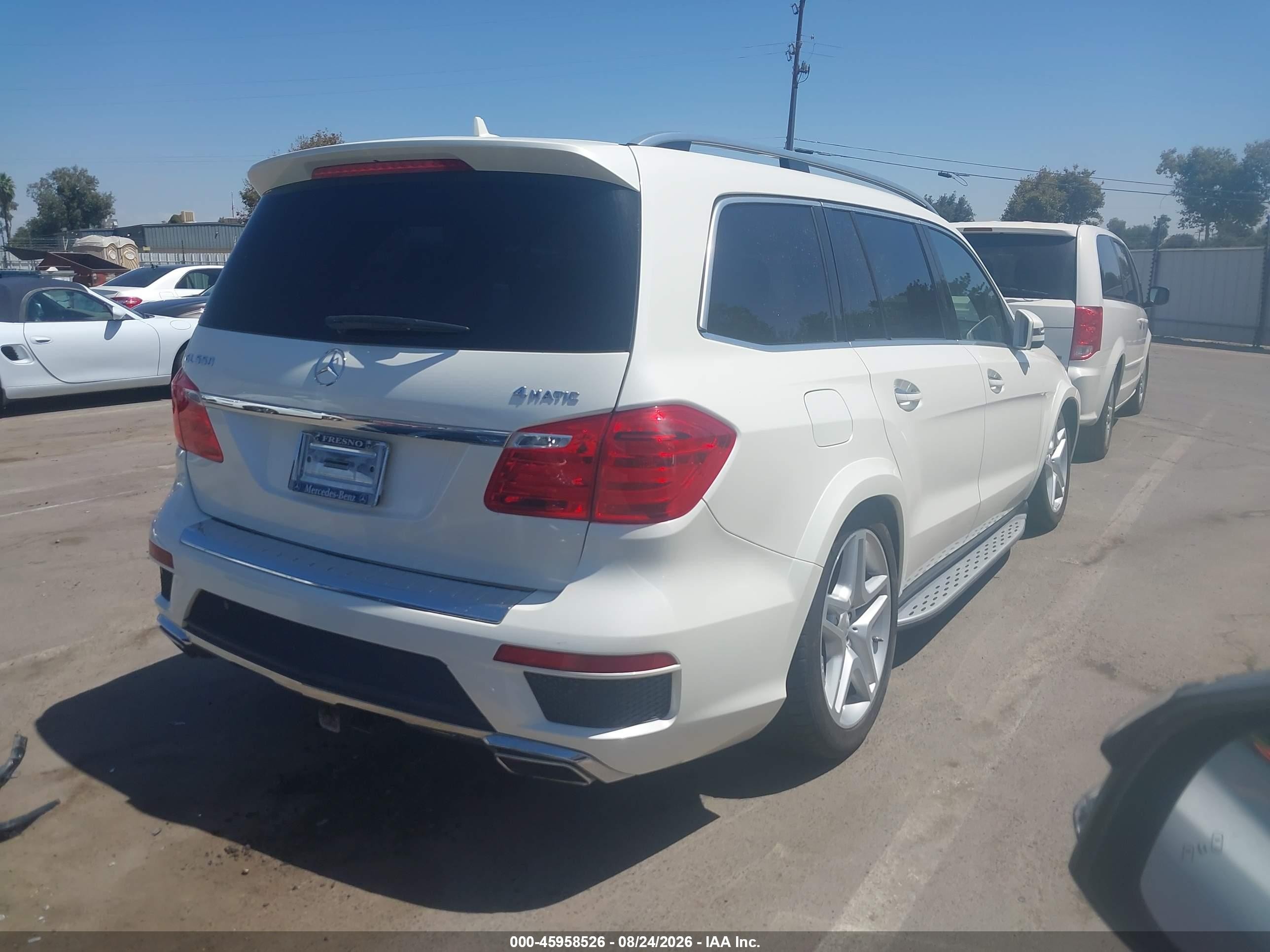 2013 Mercedes-benz Gl 550 4matic White vin: 4JGDF7DE2DA165901