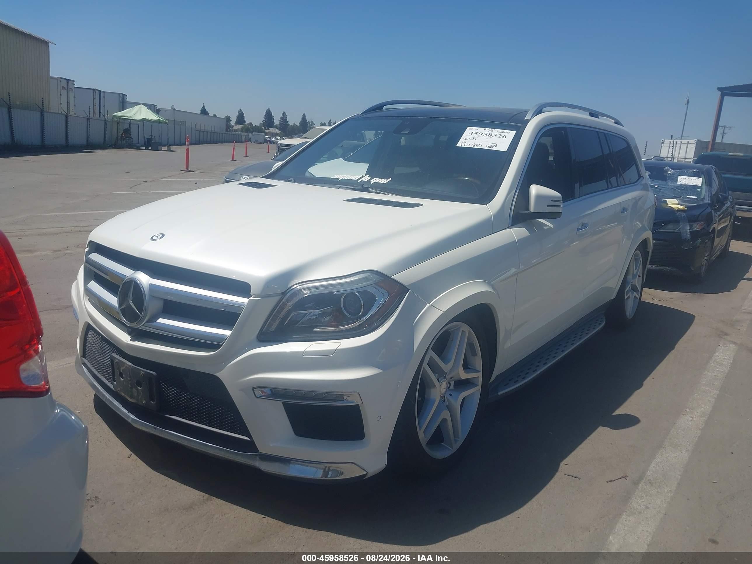 2013 Mercedes-benz Gl 550 4matic White vin: 4JGDF7DE2DA165901