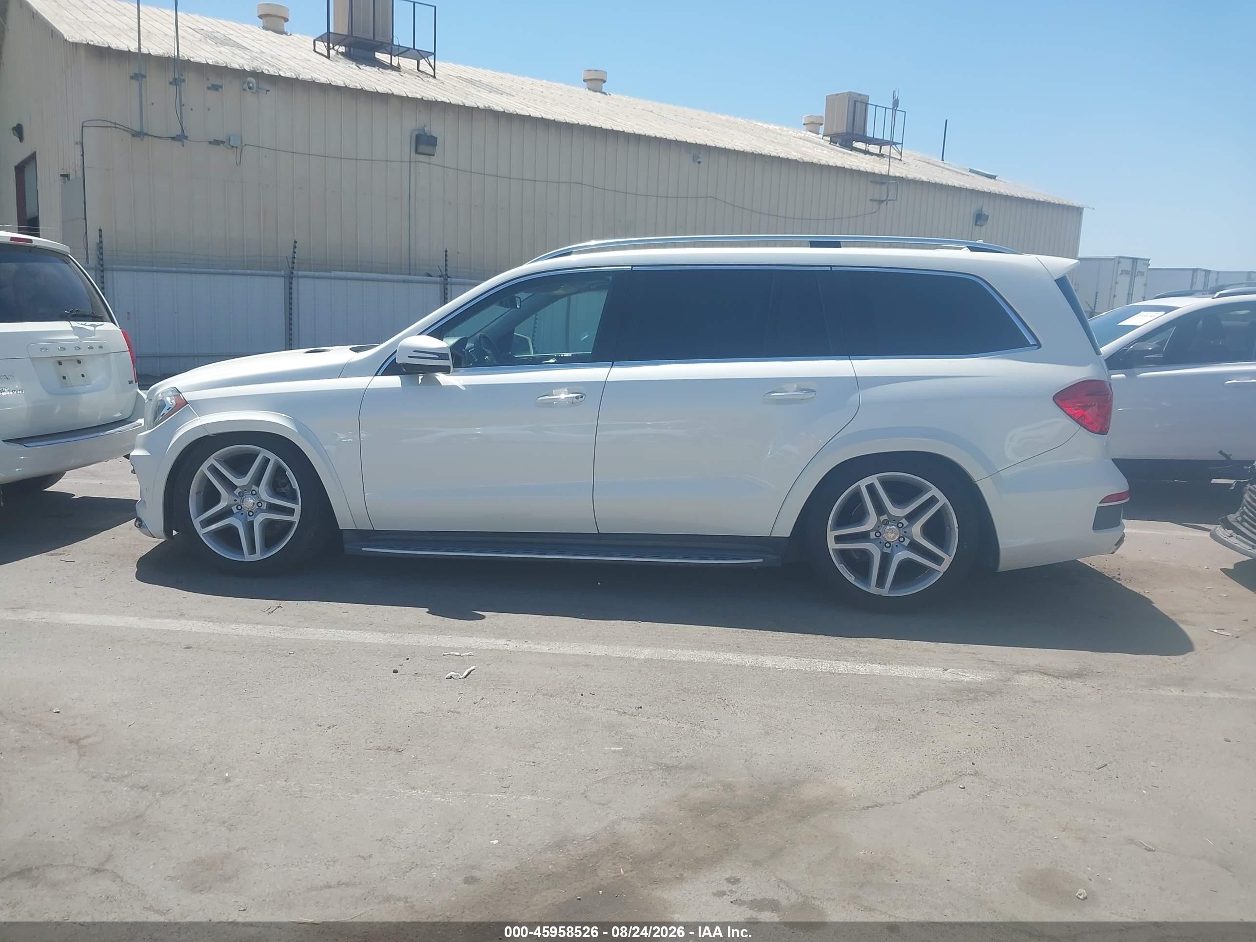 2013 Mercedes-benz Gl 550 4matic White vin: 4JGDF7DE2DA165901
