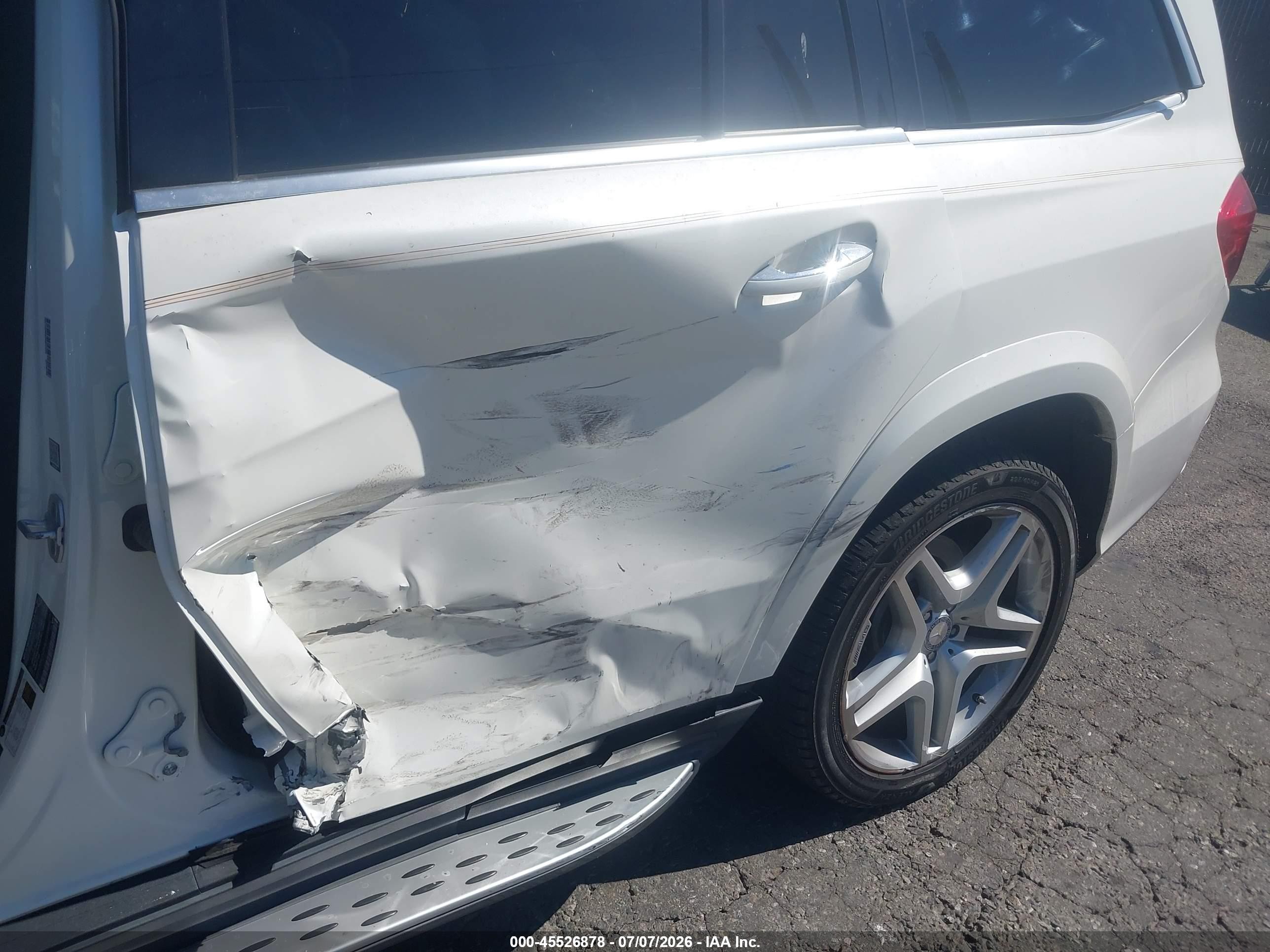 2015 Mercedes-benz Gl 550 4matic White vin: 4JGDF7DE2FA498067