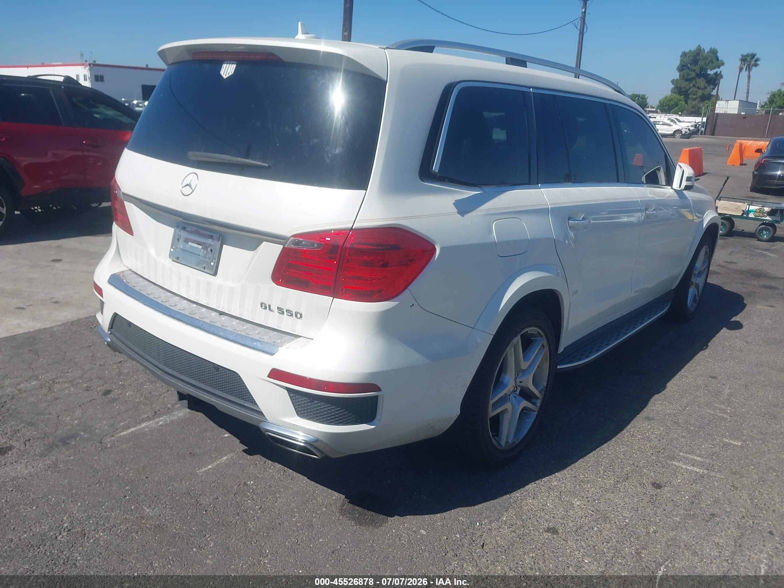 2015 Mercedes-benz Gl 550 4matic White vin: 4JGDF7DE2FA498067