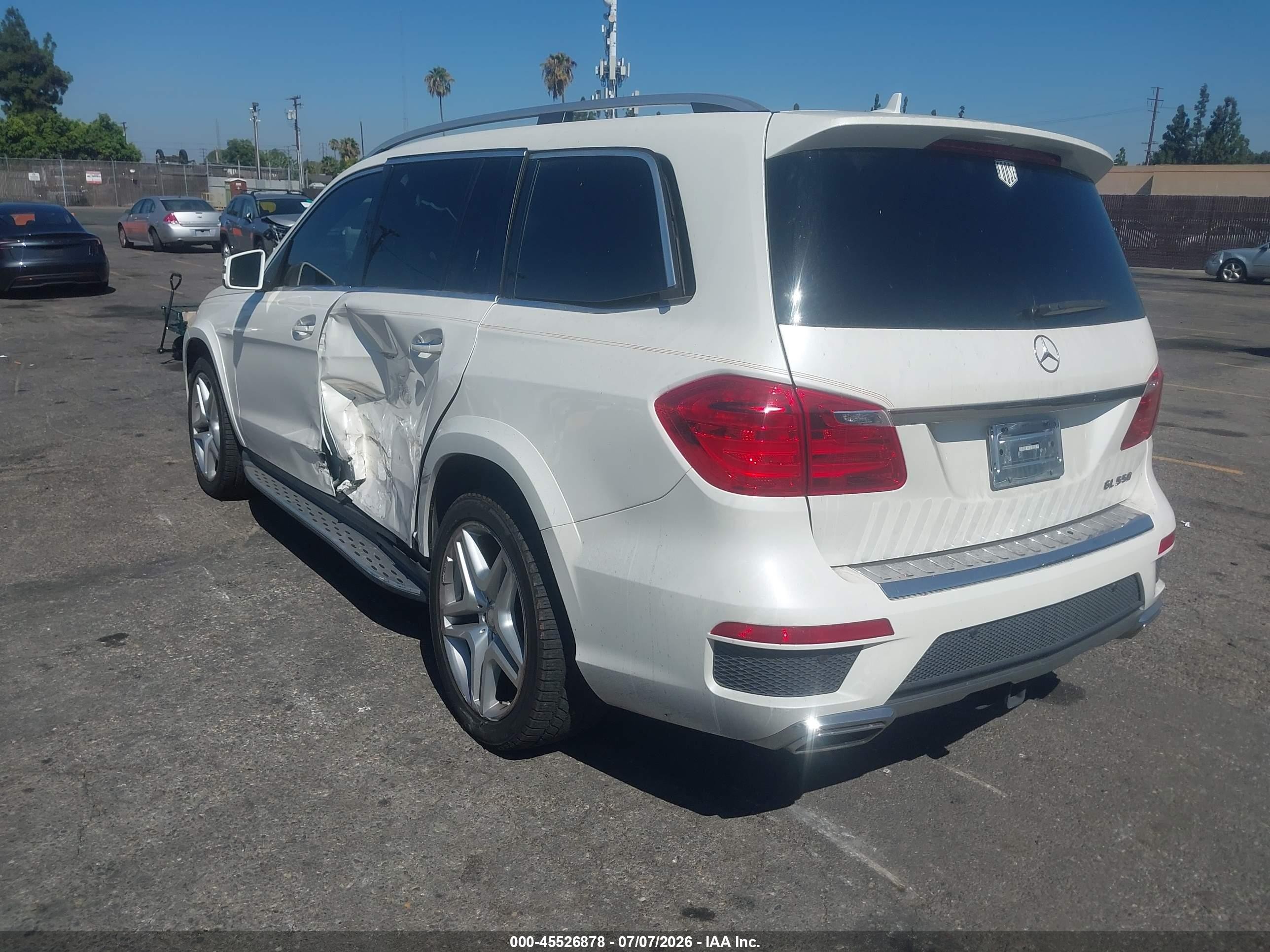 2015 Mercedes-benz Gl 550 4matic White vin: 4JGDF7DE2FA498067