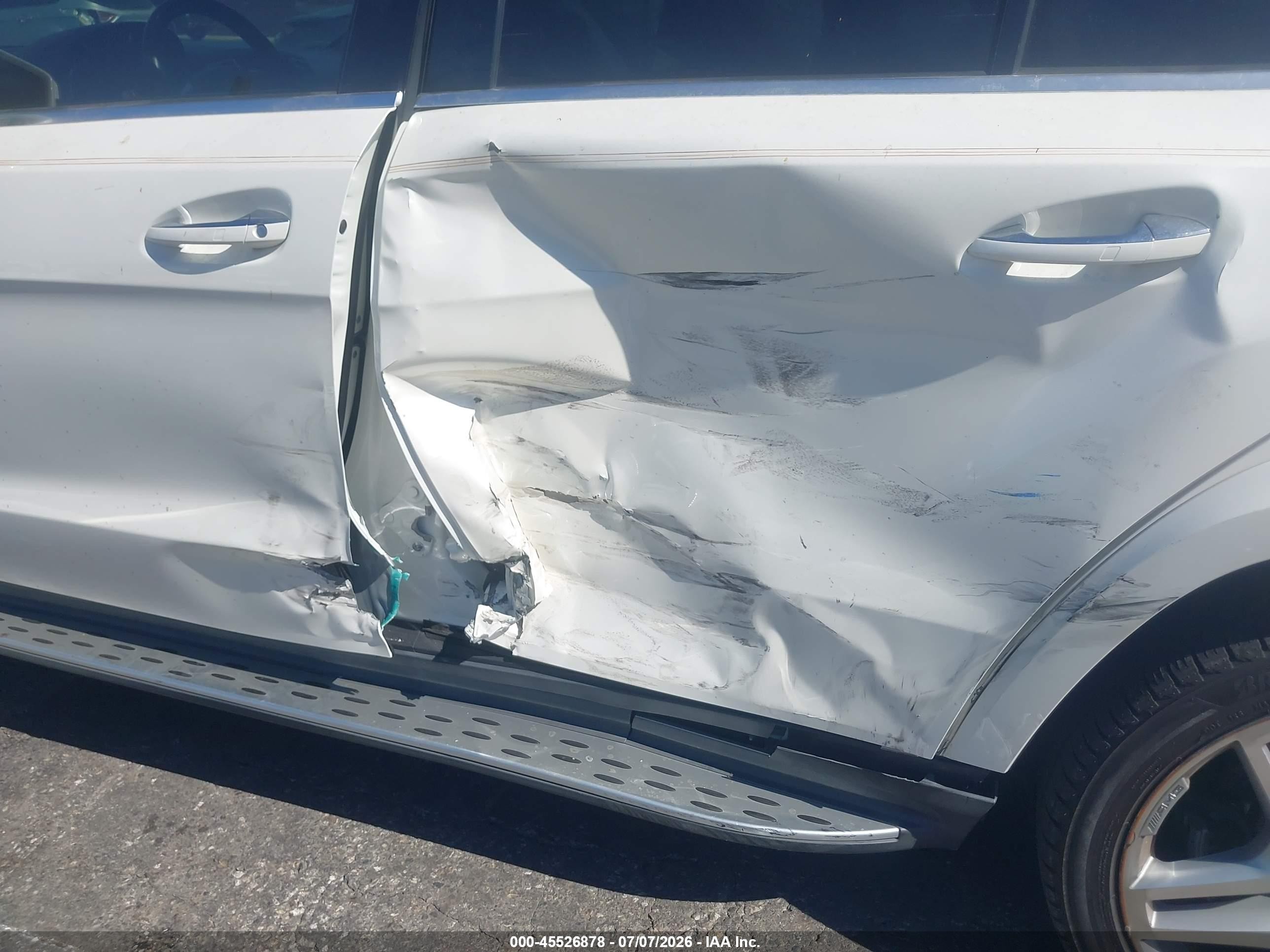 2015 Mercedes-benz Gl 550 4matic White vin: 4JGDF7DE2FA498067