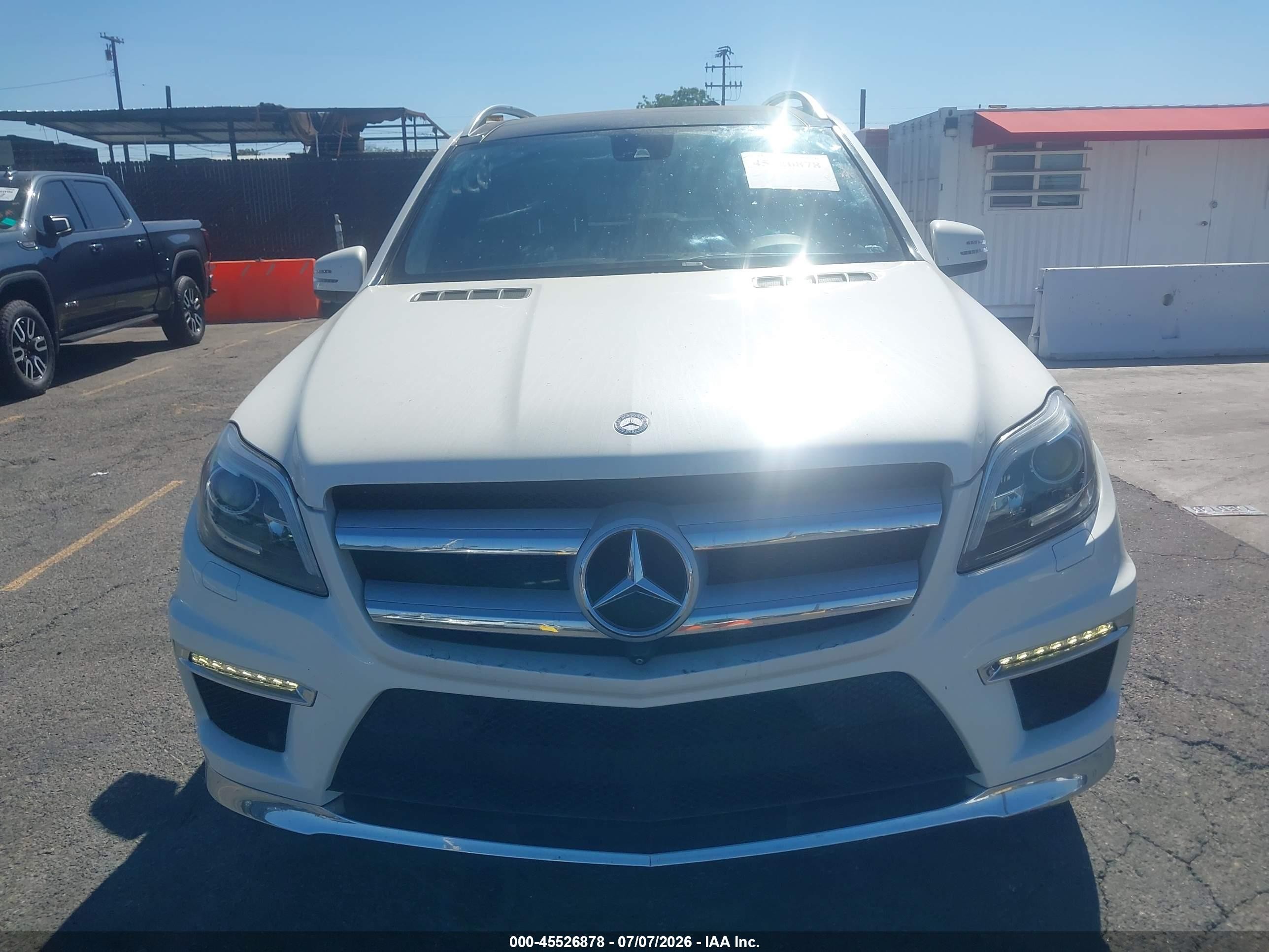 2015 Mercedes-benz Gl 550 4matic White vin: 4JGDF7DE2FA498067