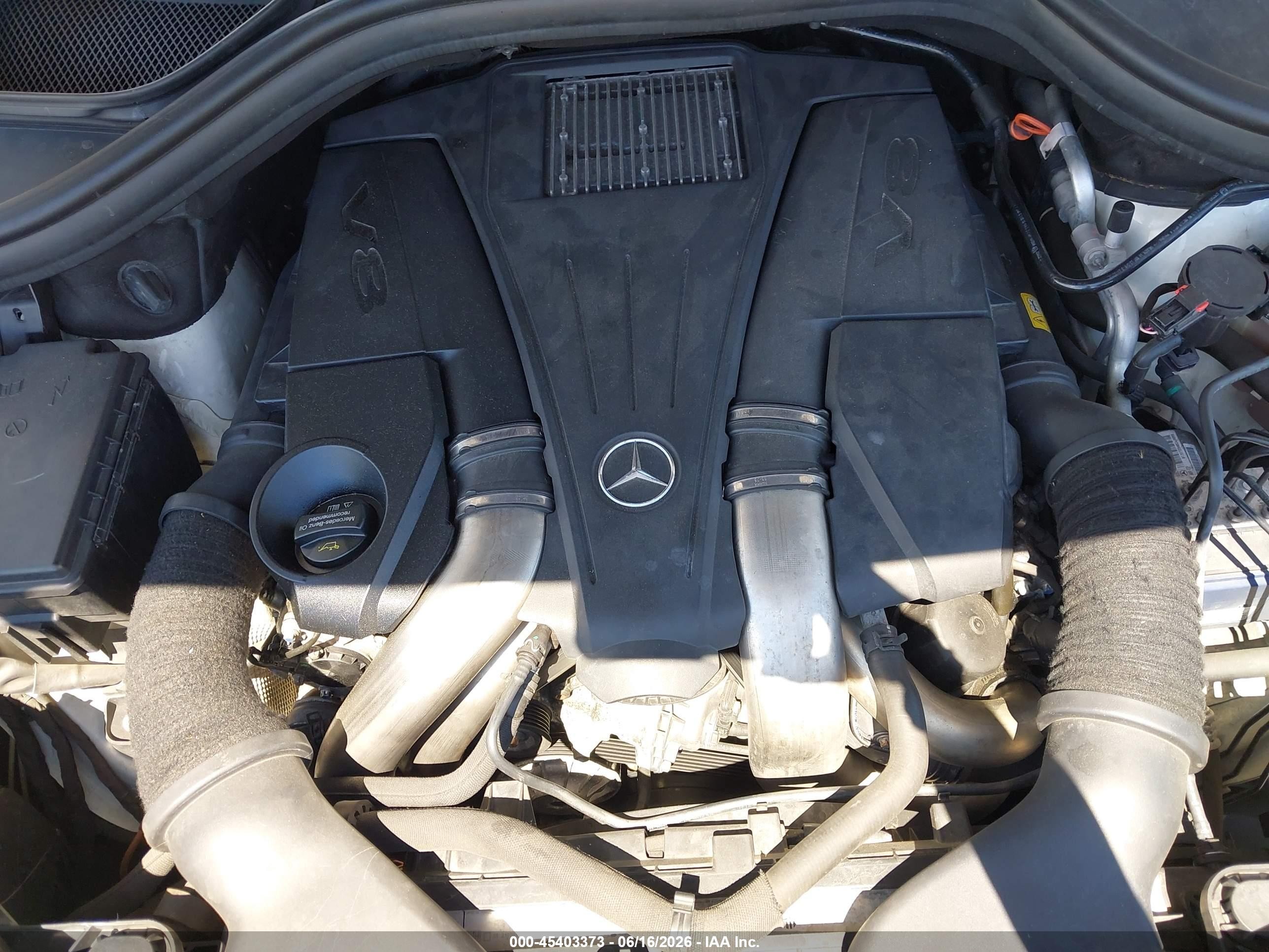 2015 Mercedes-benz Gl 550 4matic Белый vin: 4JGDF7DE3FA532386