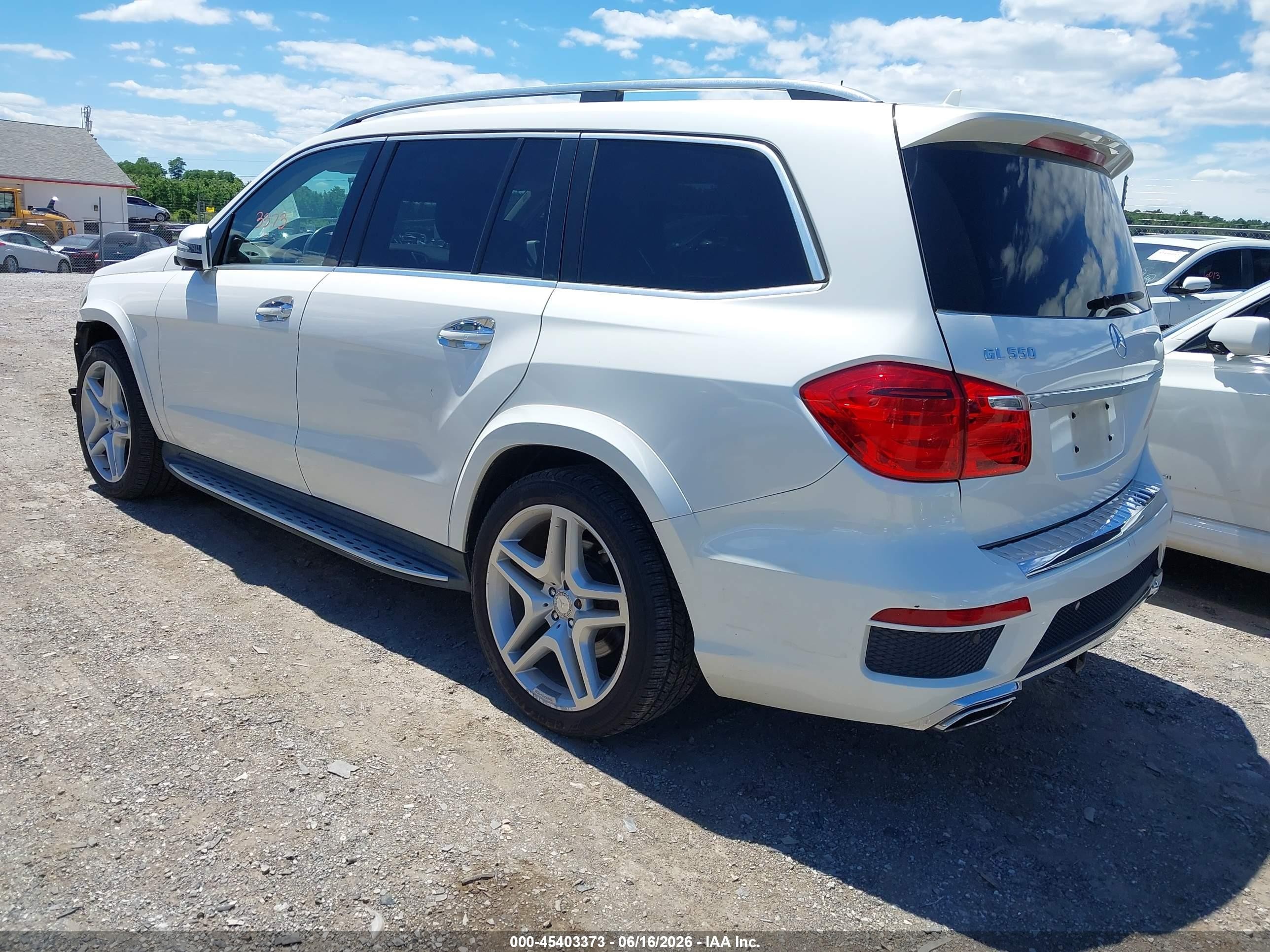 2015 Mercedes-benz Gl 550 4matic Белый vin: 4JGDF7DE3FA532386