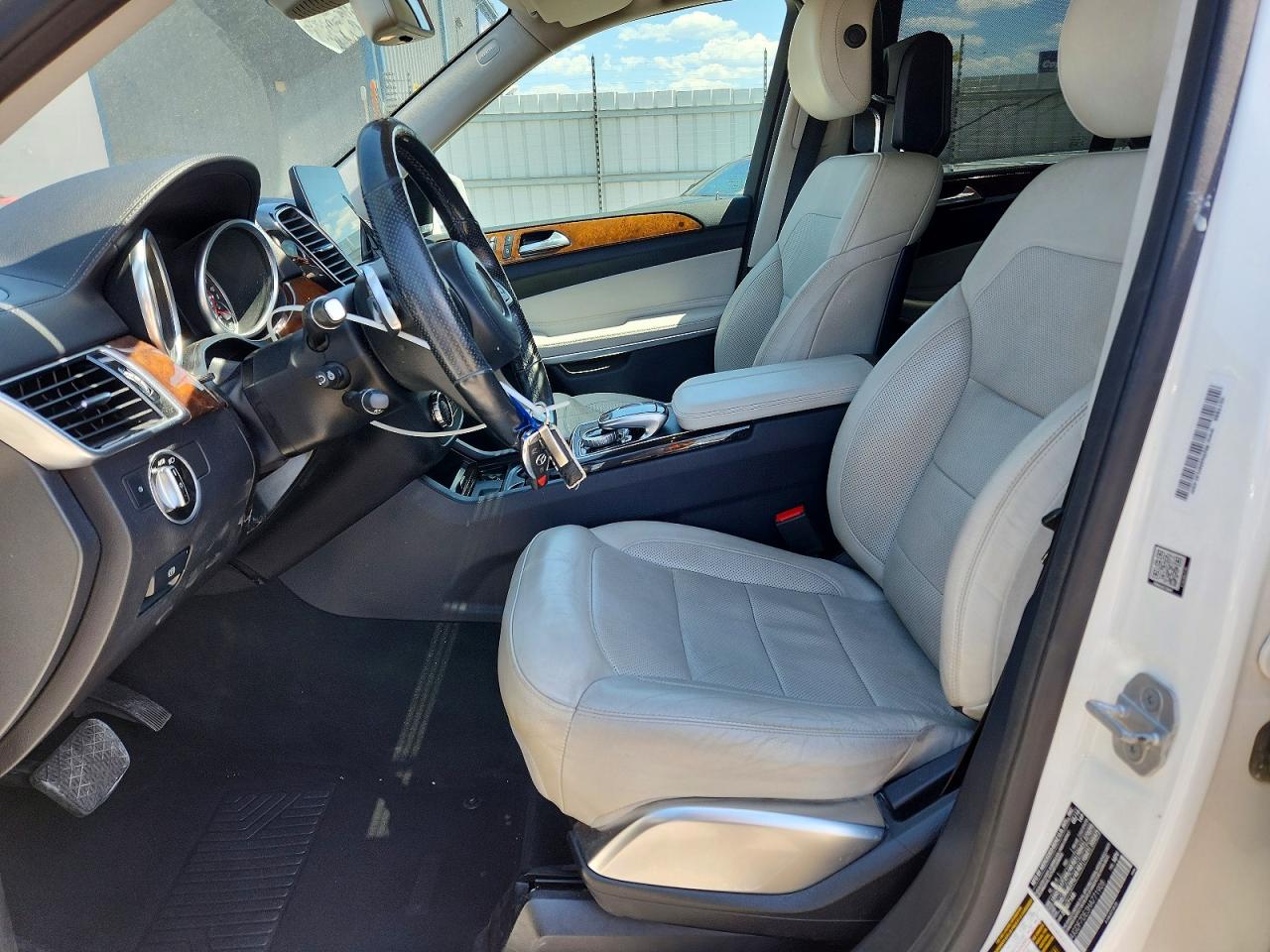2017 Mercedes-benz Gls 550 4matic White vin: 4JGDF7DE3HA771908