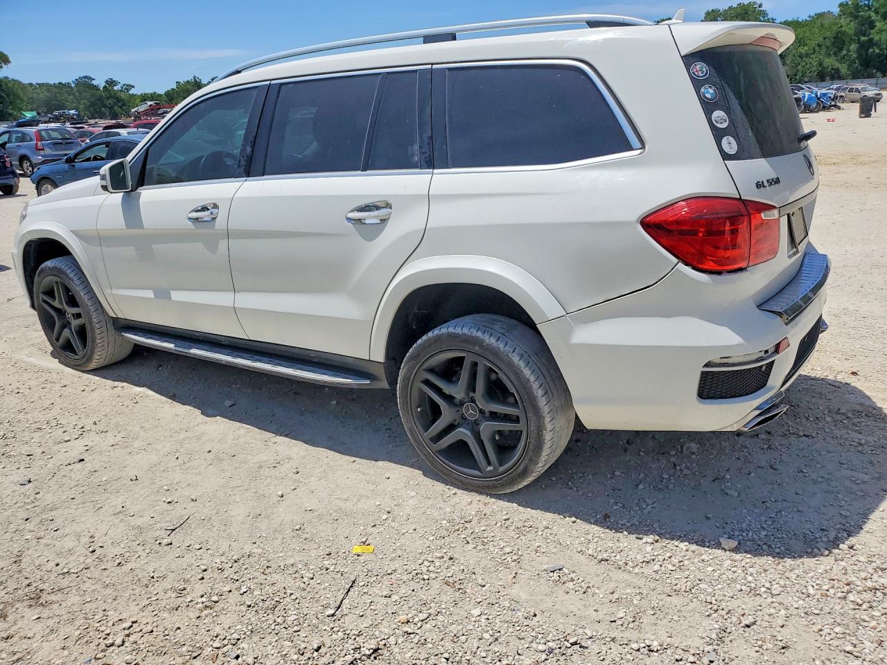 2015 Mercedes-benz Gl 550 4matic Белый vin: 4JGDF7DE4FA527830