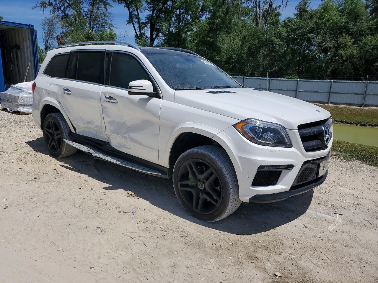 2015 Mercedes-benz Gl 550 4matic Белый vin: 4JGDF7DE4FA527830