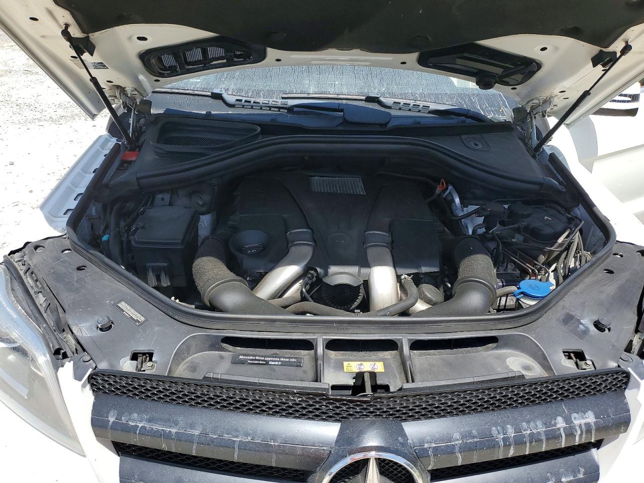 2015 Mercedes-benz Gl 550 4matic Белый vin: 4JGDF7DE4FA527830