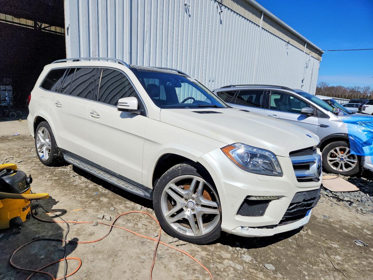 2015 Mercedes-benz Gl 550 4matic White vin: 4JGDF7DE4FA540478