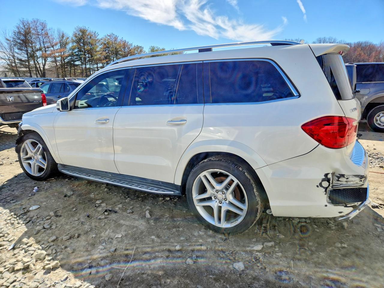 2015 Mercedes-benz Gl 550 4matic White vin: 4JGDF7DE4FA540478