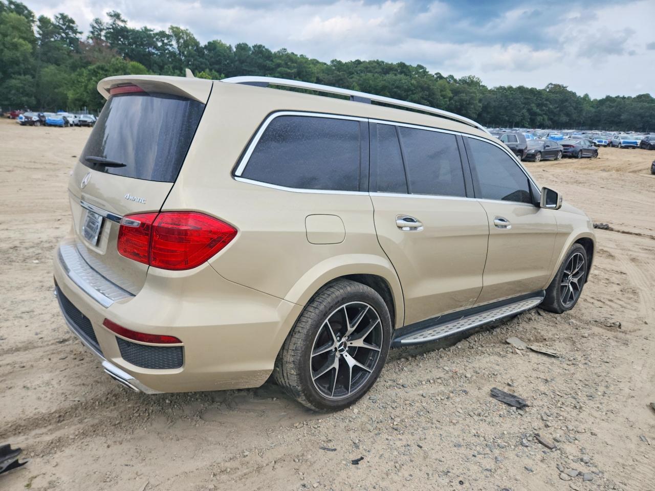 2013 Mercedes-benz Gl 550 4matic Gold vin: 4JGDF7DE5DA244124