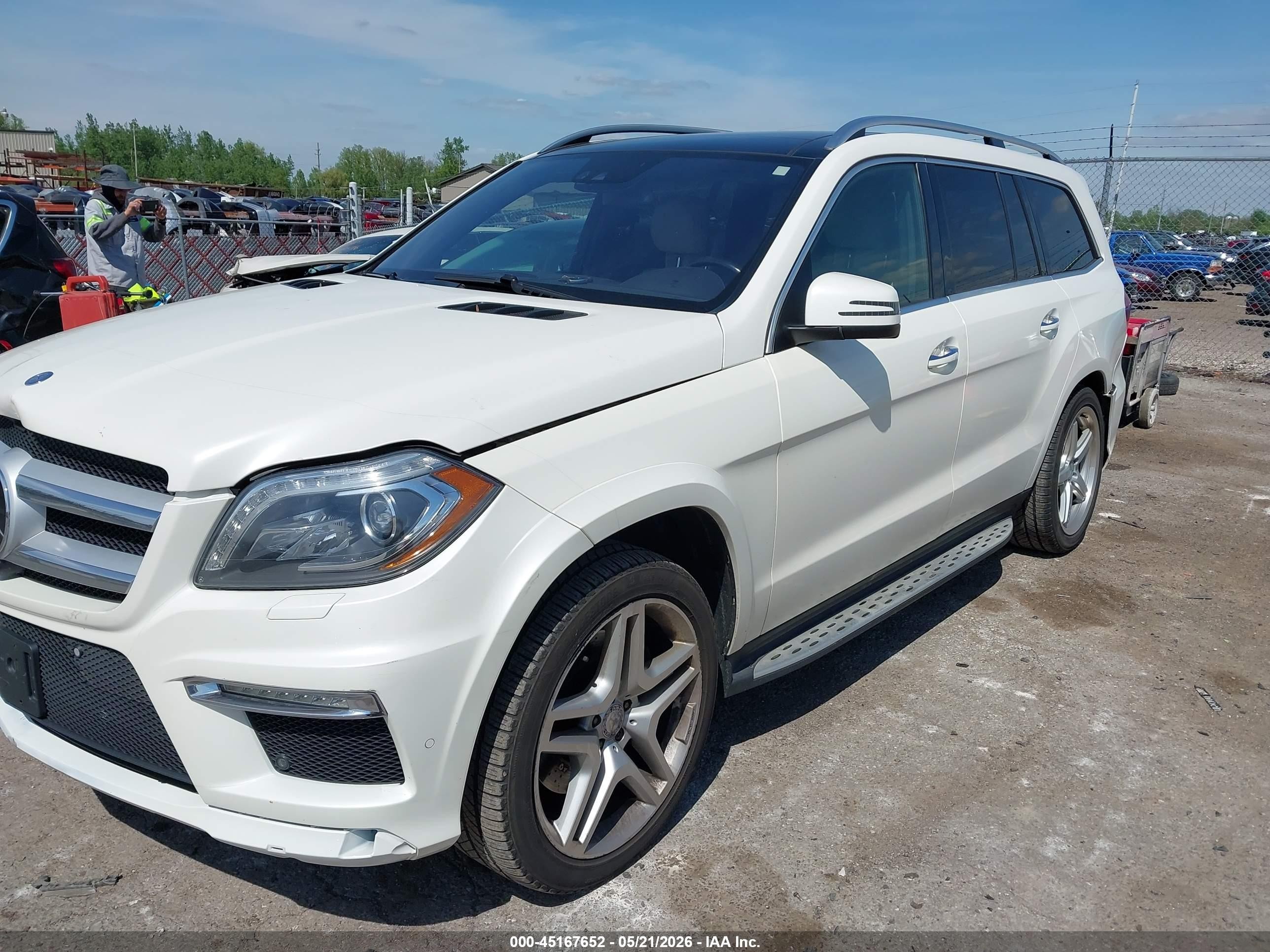2015 Mercedes-benz Gl 550 4matic White vin: 4JGDF7DE5FA521597