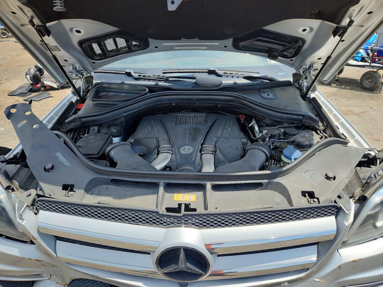 2014 Mercedes-benz Gl 550 4matic Silver vin: 4JGDF7DE6EA301402