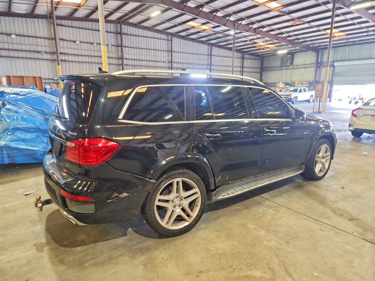 2015 Mercedes-benz Gl 550 4matic Черный vin: 4JGDF7DE6FA606299