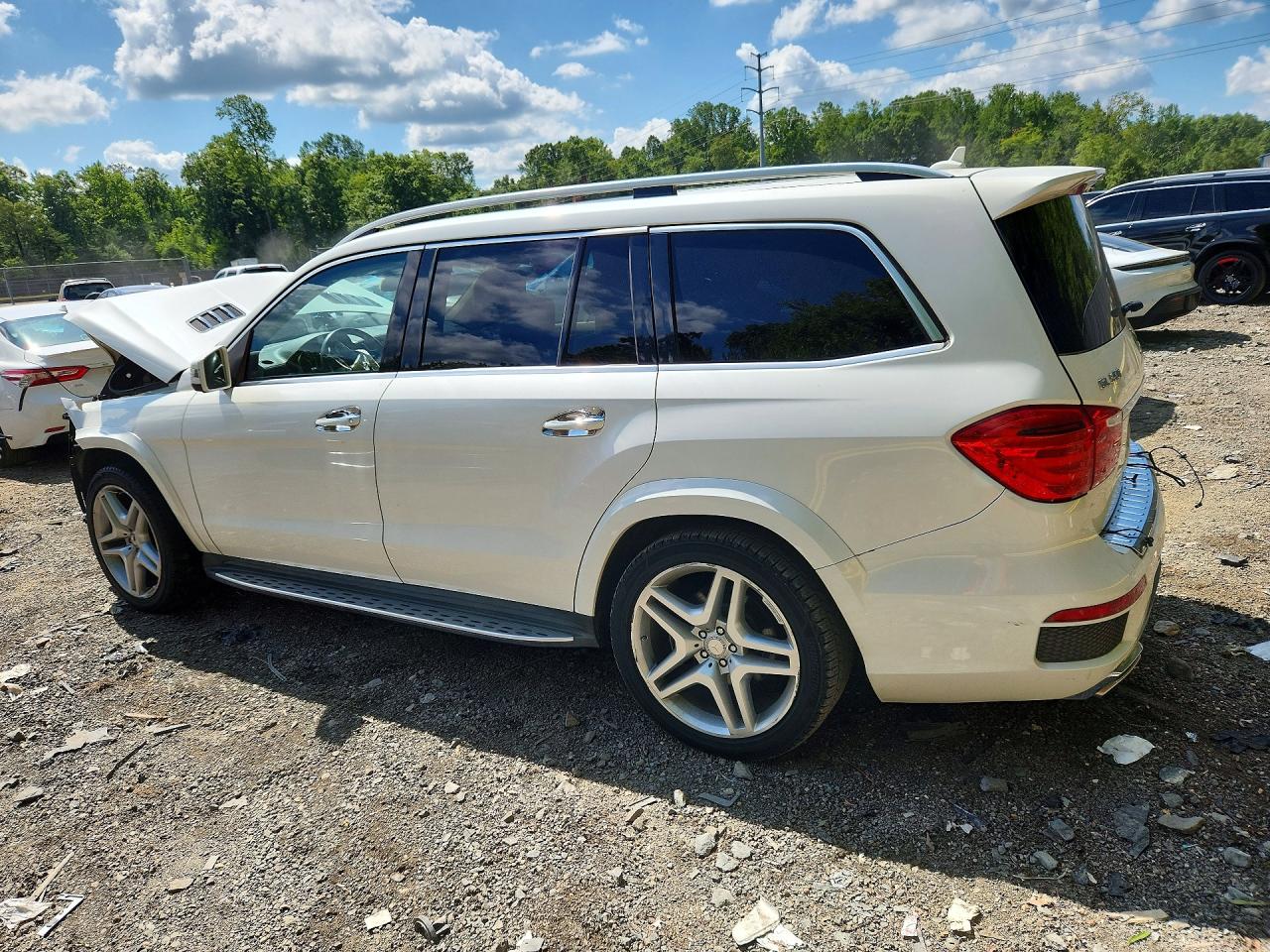 2015 Mercedes-benz Gl 550 4matic Белый vin: 4JGDF7DE7FA546663