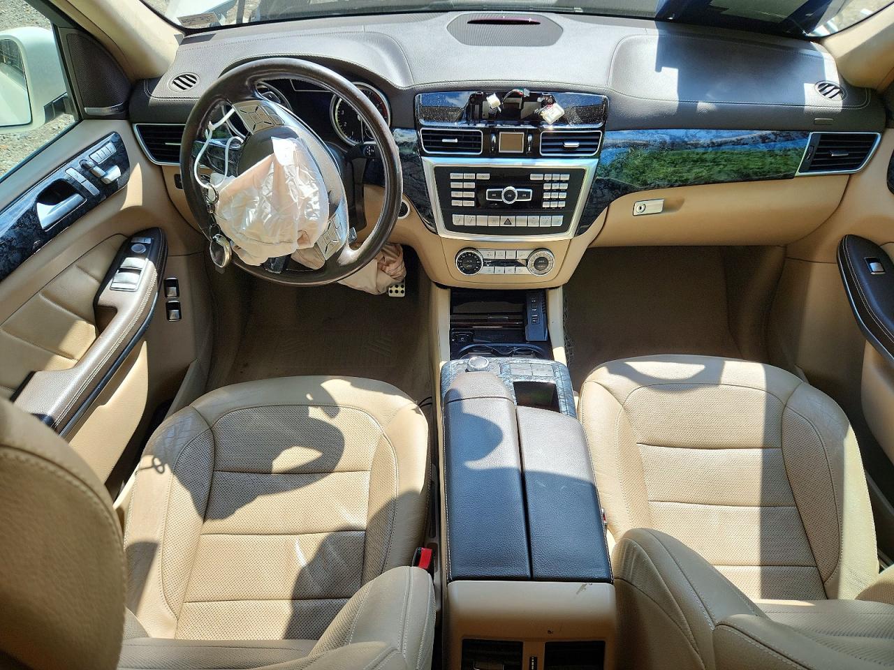2015 Mercedes-benz Gl 550 4matic Белый vin: 4JGDF7DE7FA546663
