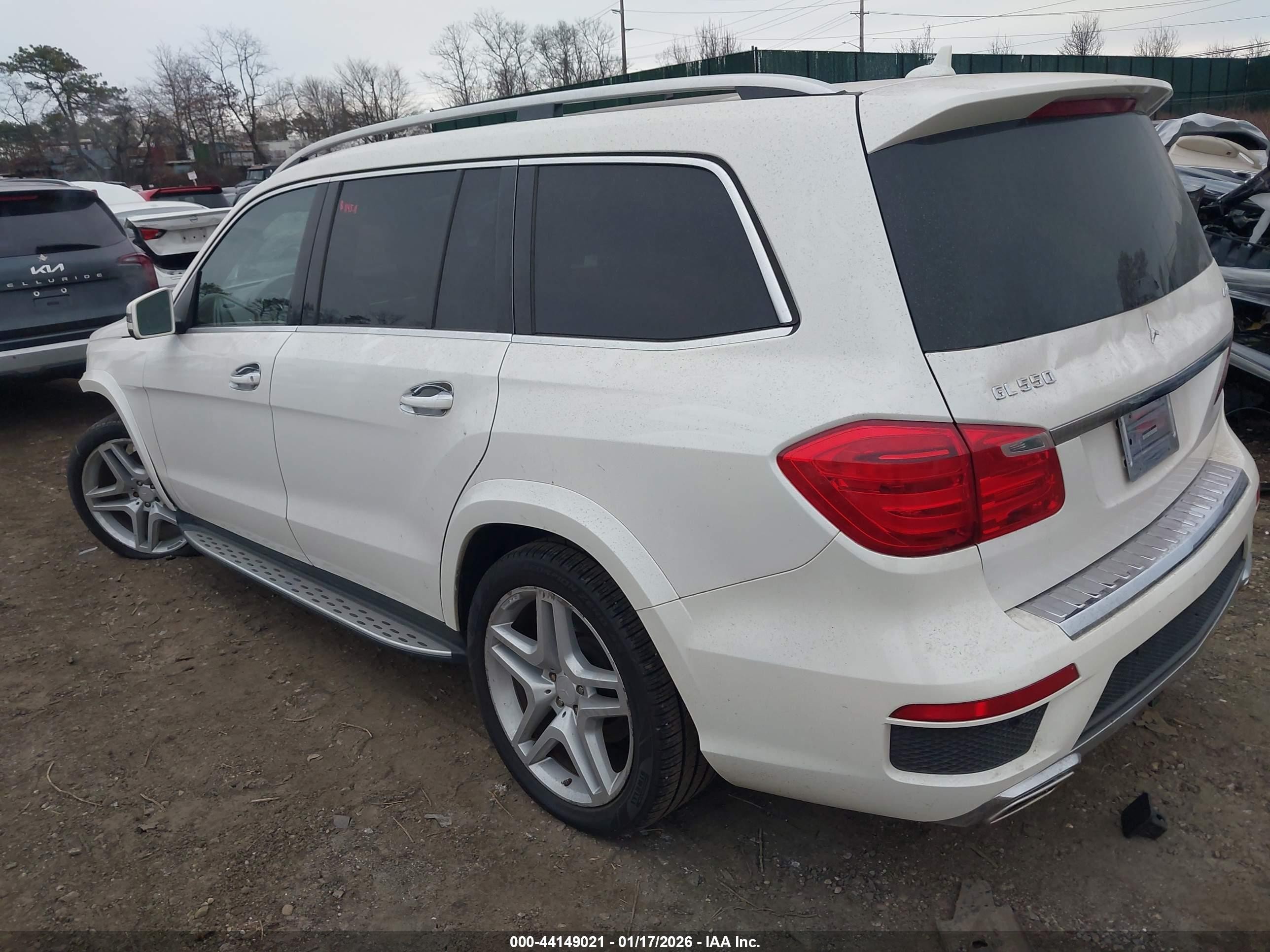 2014 Mercedes-benz Gl 550 4matic White vin: 4JGDF7DE8EA361830