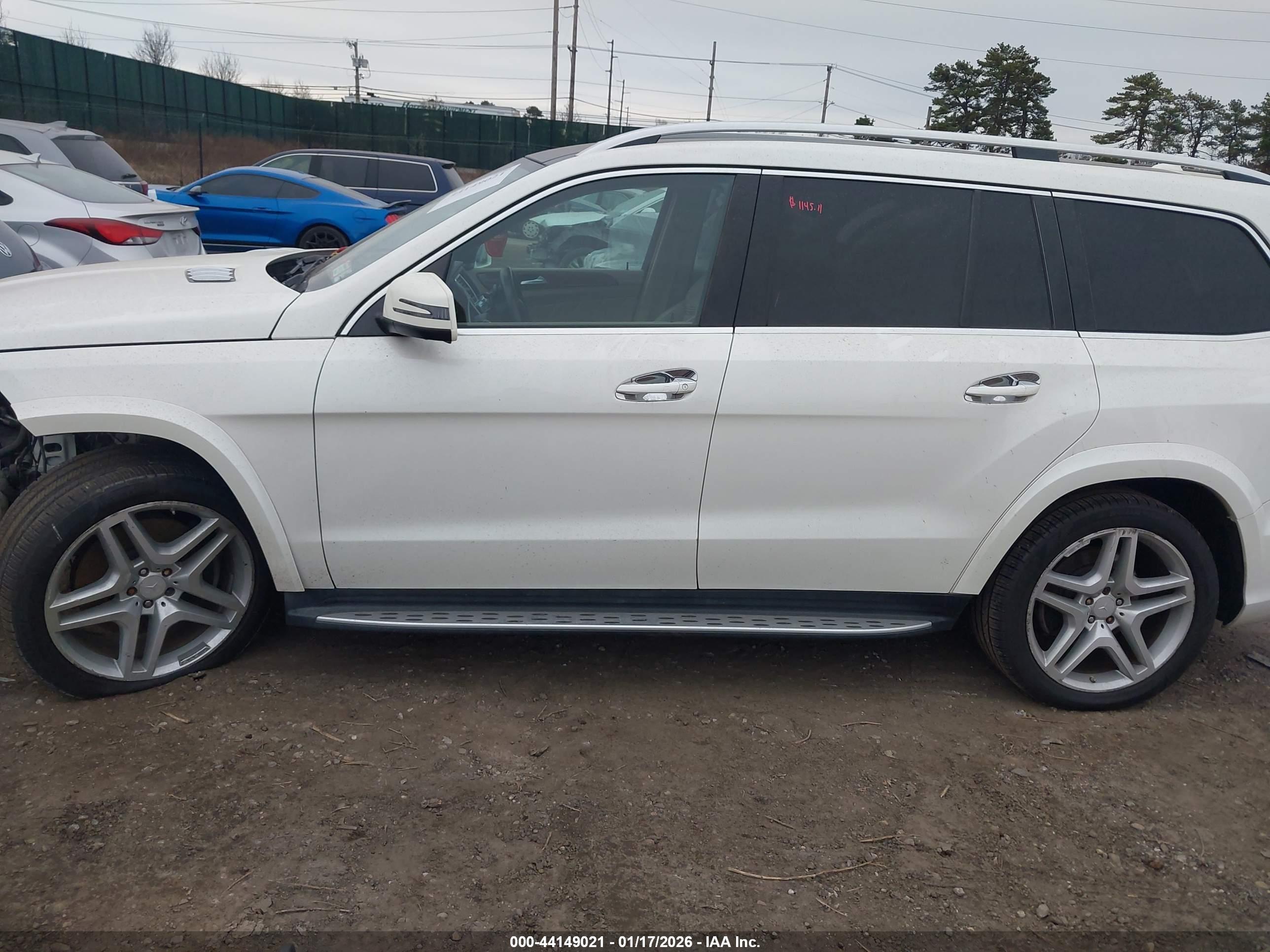 2014 Mercedes-benz Gl 550 4matic White vin: 4JGDF7DE8EA361830