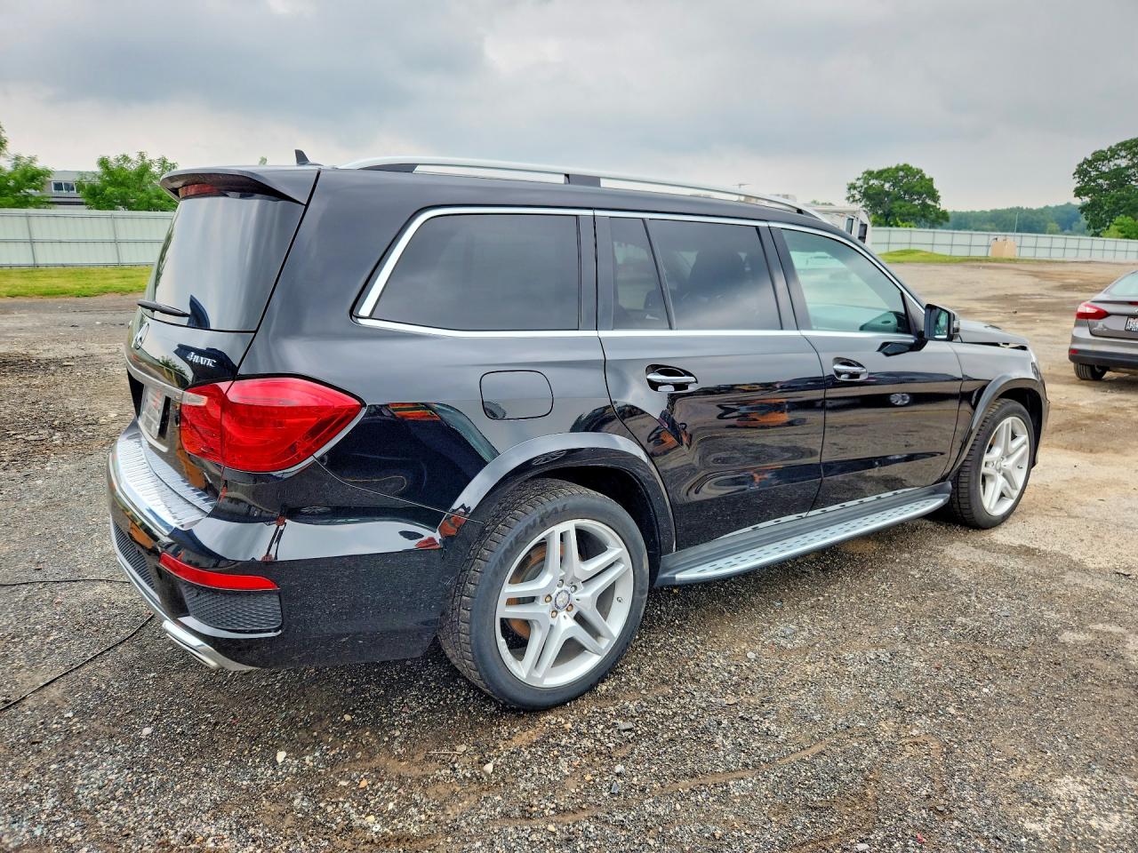 2015 Mercedes-benz Gl 550 4matic Черный vin: 4JGDF7DE8FA476526