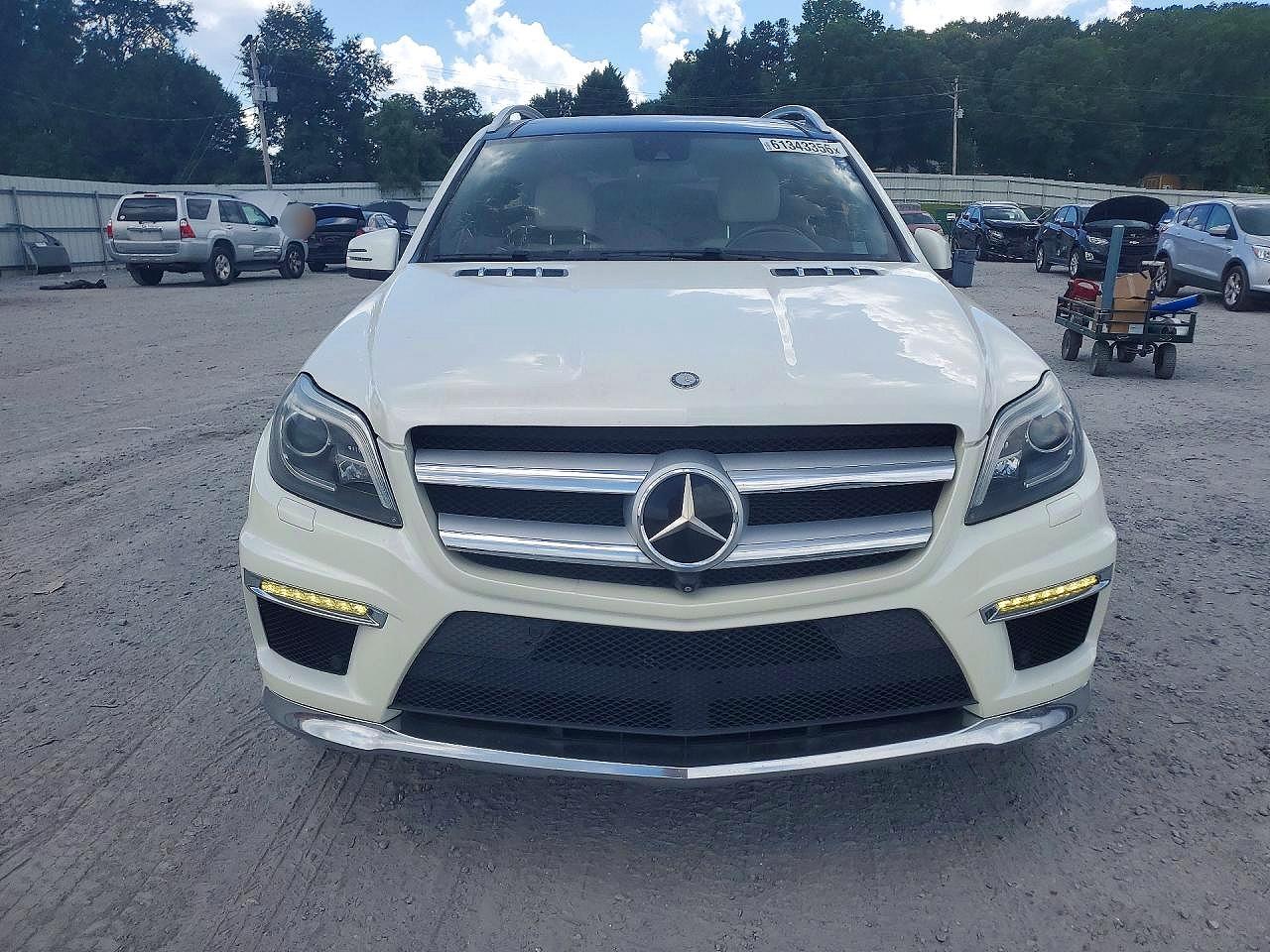 2015 Mercedes-benz Gl 550 4matic White vin: 4JGDF7DE8FA546199