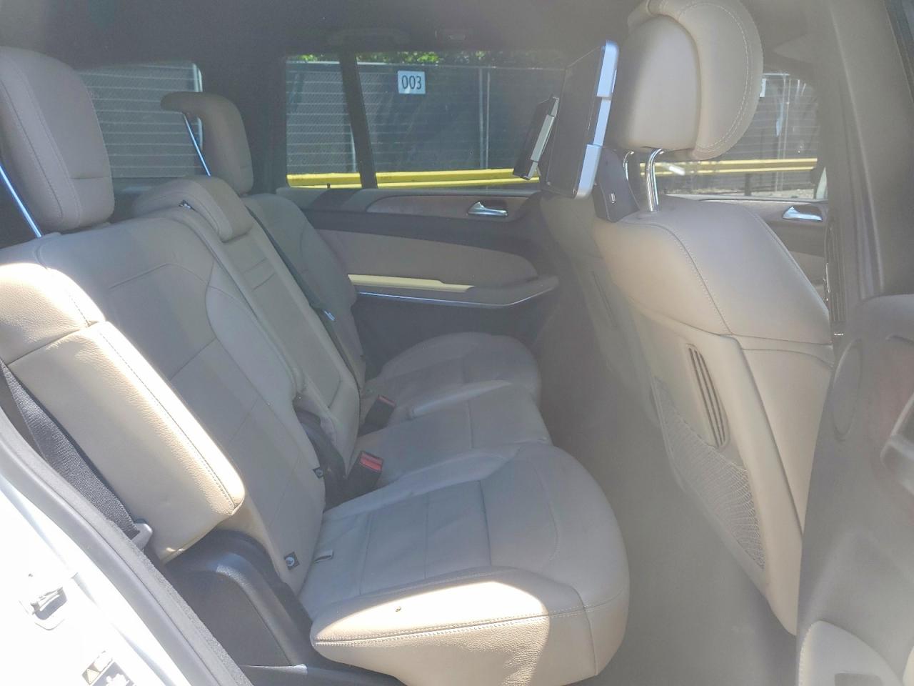 2015 Mercedes-benz Gl 550 4matic White vin: 4JGDF7DE8FA570275