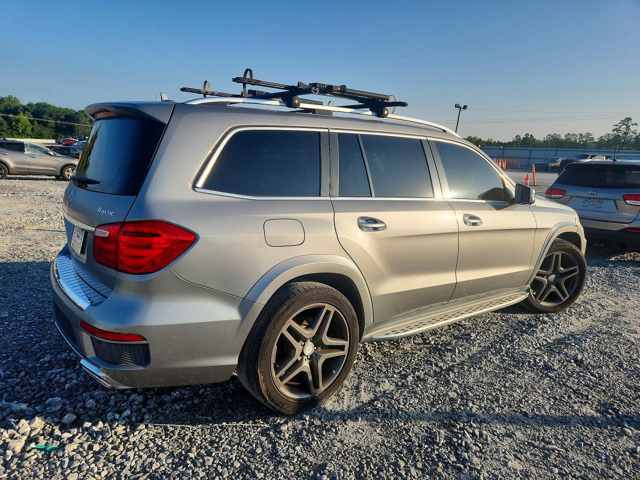 2015 Mercedes-benz Gl 550 4matic Серебряный vin: 4JGDF7DE9FA481007