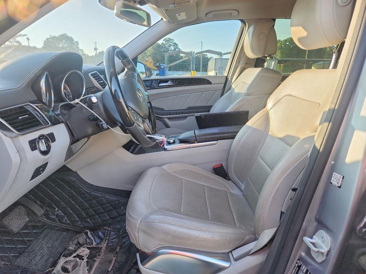 2015 Mercedes-benz Gl 550 4matic Серебряный vin: 4JGDF7DE9FA481007