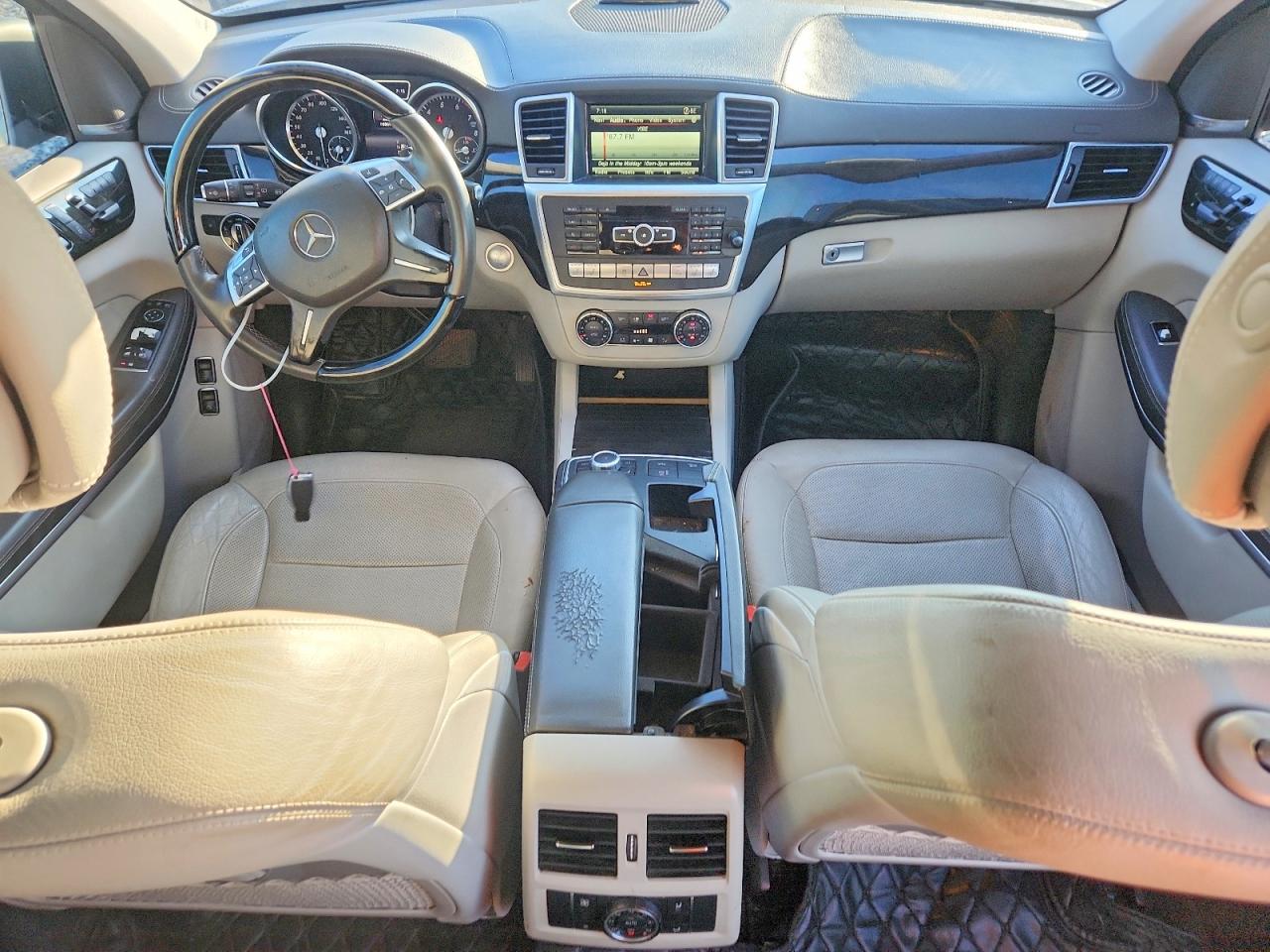 2015 Mercedes-benz Gl 550 4matic Серебряный vin: 4JGDF7DE9FA481007