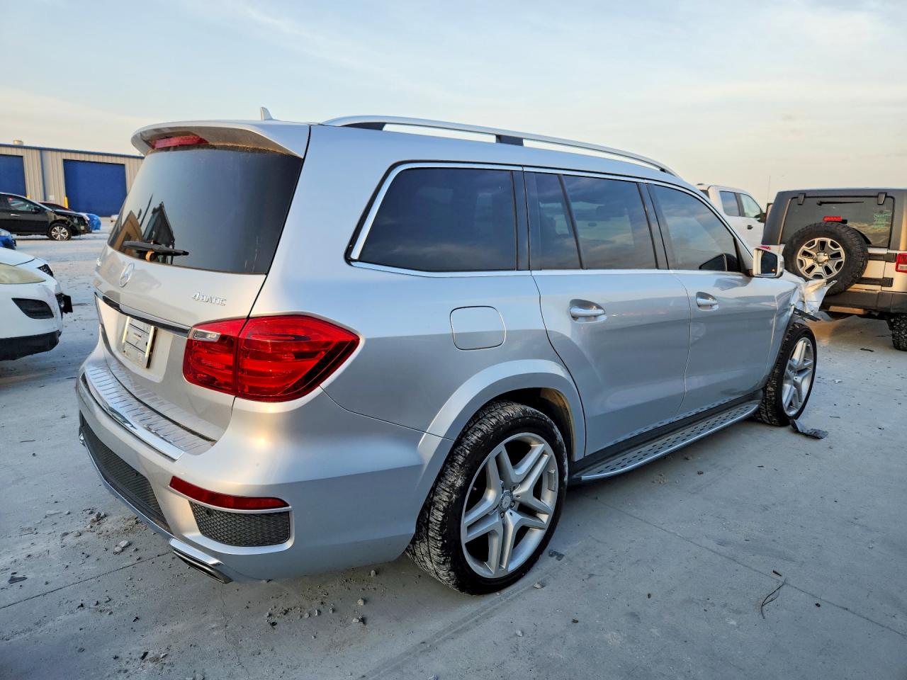 2014 Mercedes-benz Gl 550 4matic Silver vin: 4JGDF7DEXEA380797