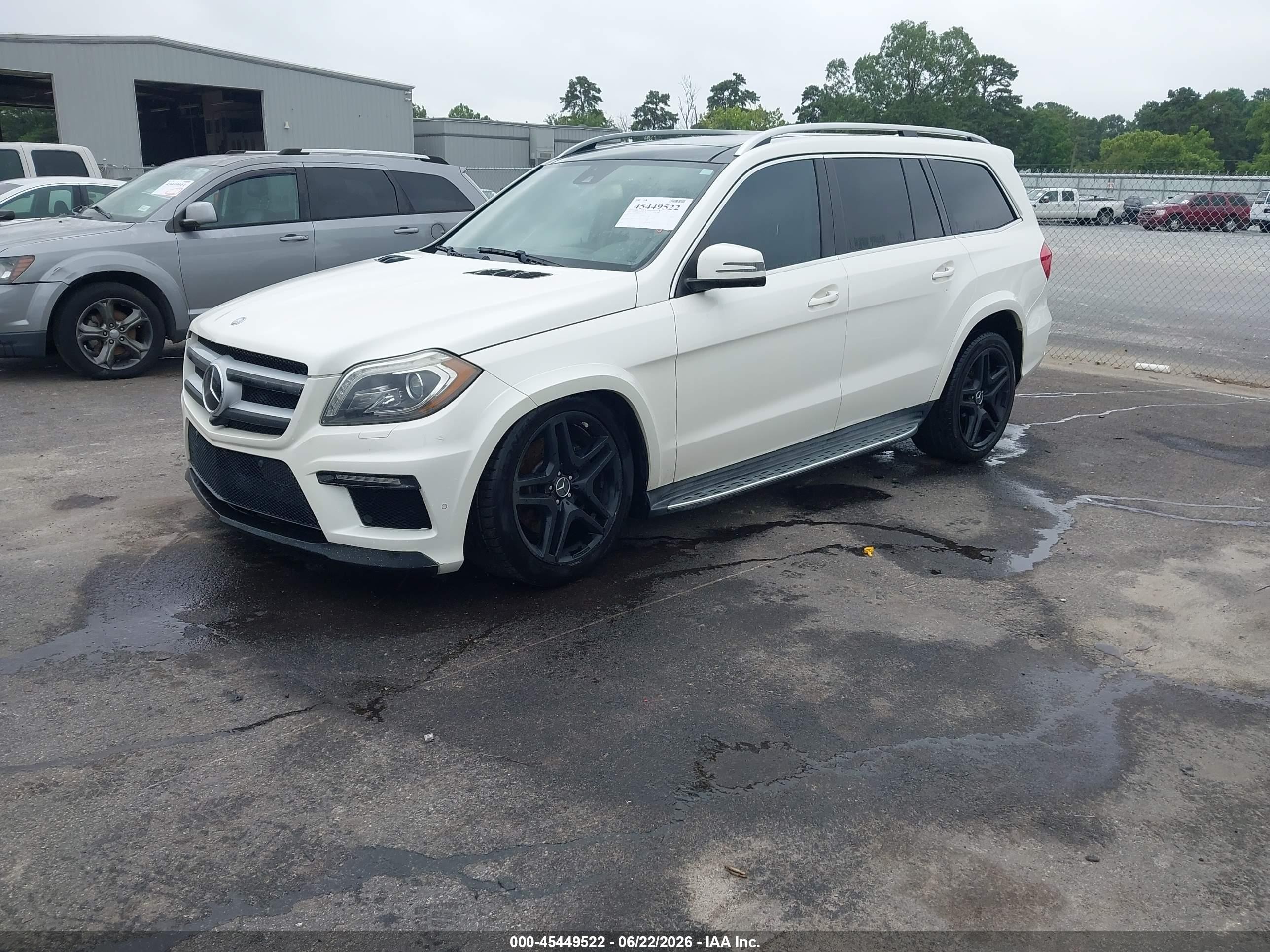 2015 Mercedes-benz Gl 550 4matic White vin: 4JGDF7DEXFA490041