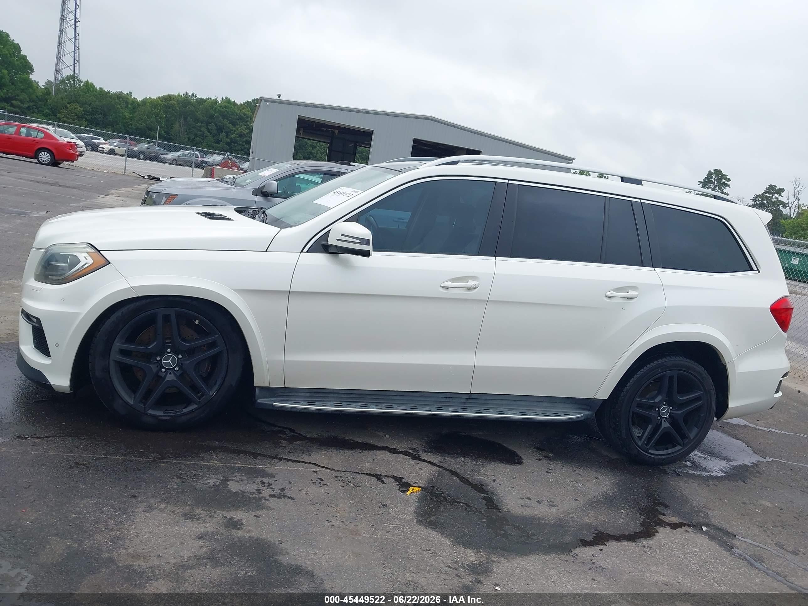 2015 Mercedes-benz Gl 550 4matic White vin: 4JGDF7DEXFA490041