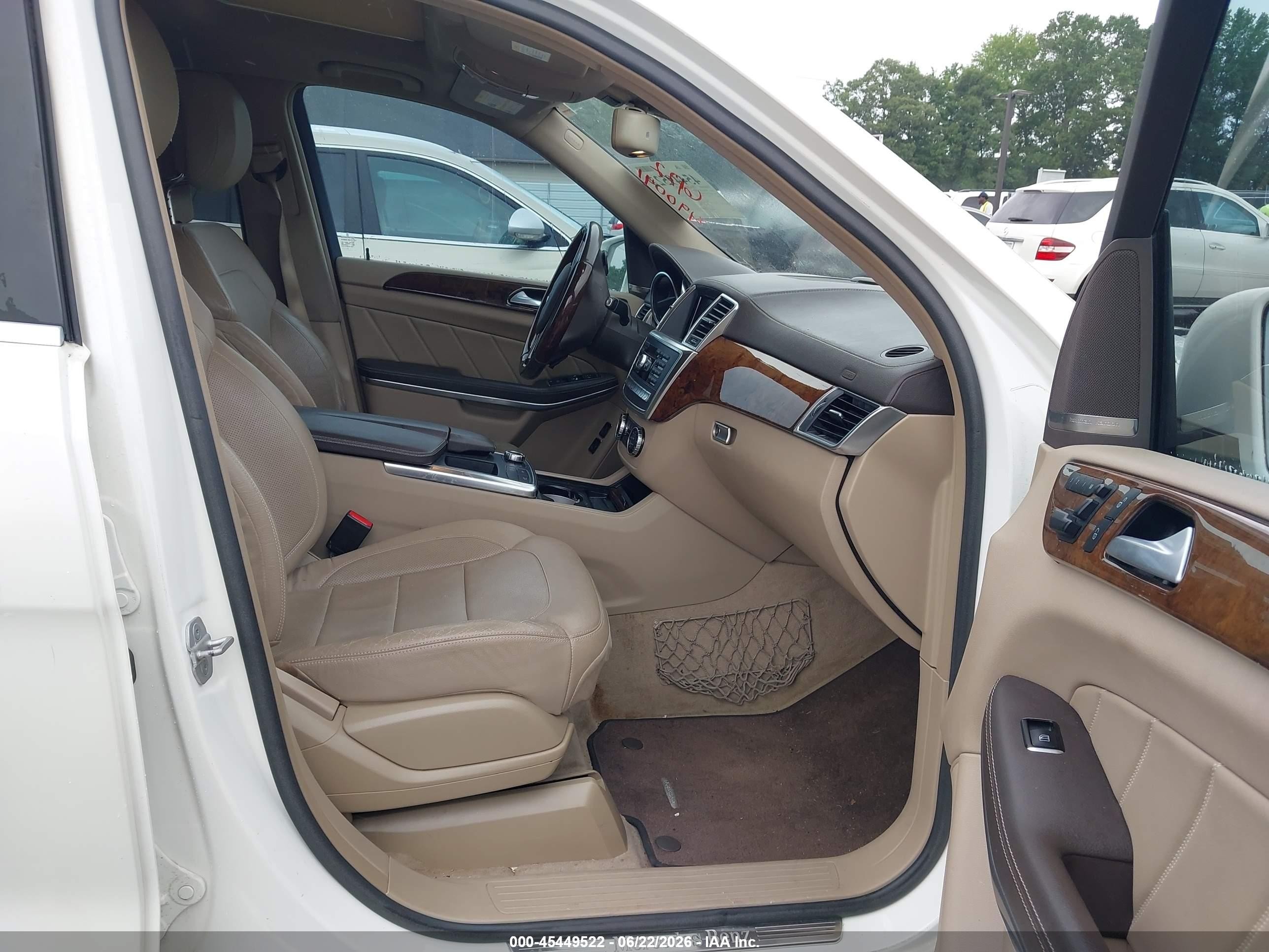2015 Mercedes-benz Gl 550 4matic White vin: 4JGDF7DEXFA490041